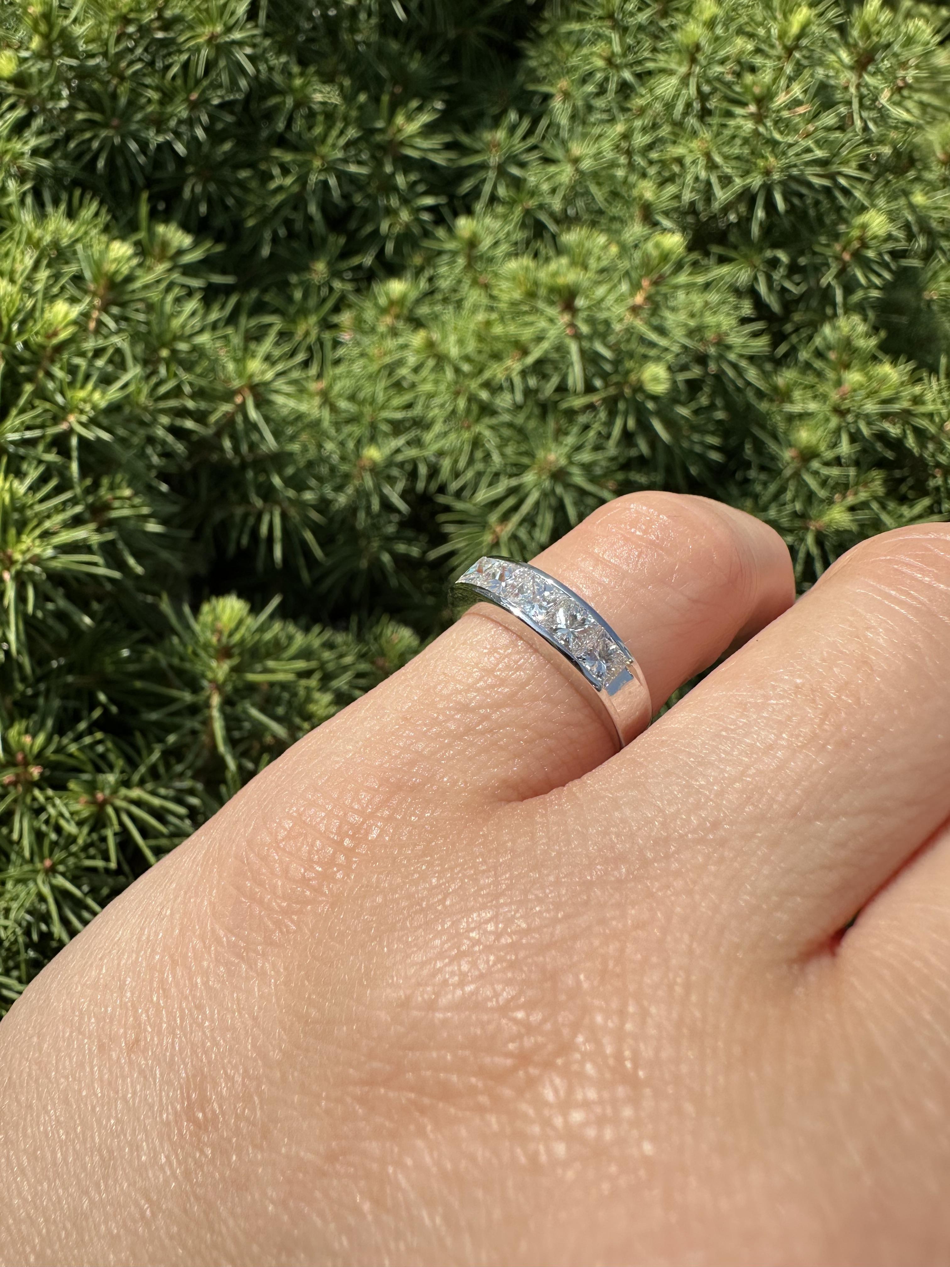 Anillo de platino VS F 1,05 ctw Princesa Diamante engastado en canal 5 piedras en venta 8
