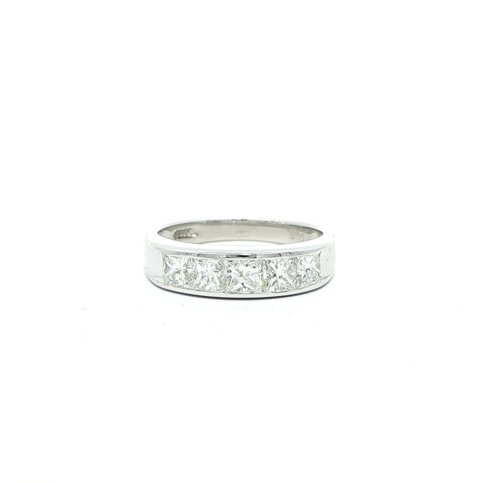 Anillo de platino VS F 1,05 ctw Princesa Diamante engastado en canal 5 piedras en venta 9