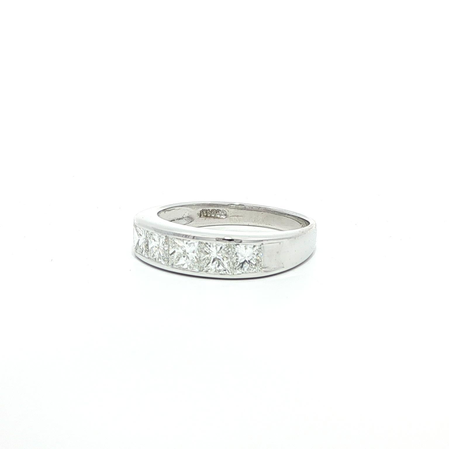 Anillo de platino VS F 1,05 ctw Princesa Diamante engastado en canal 5 piedras en venta 11