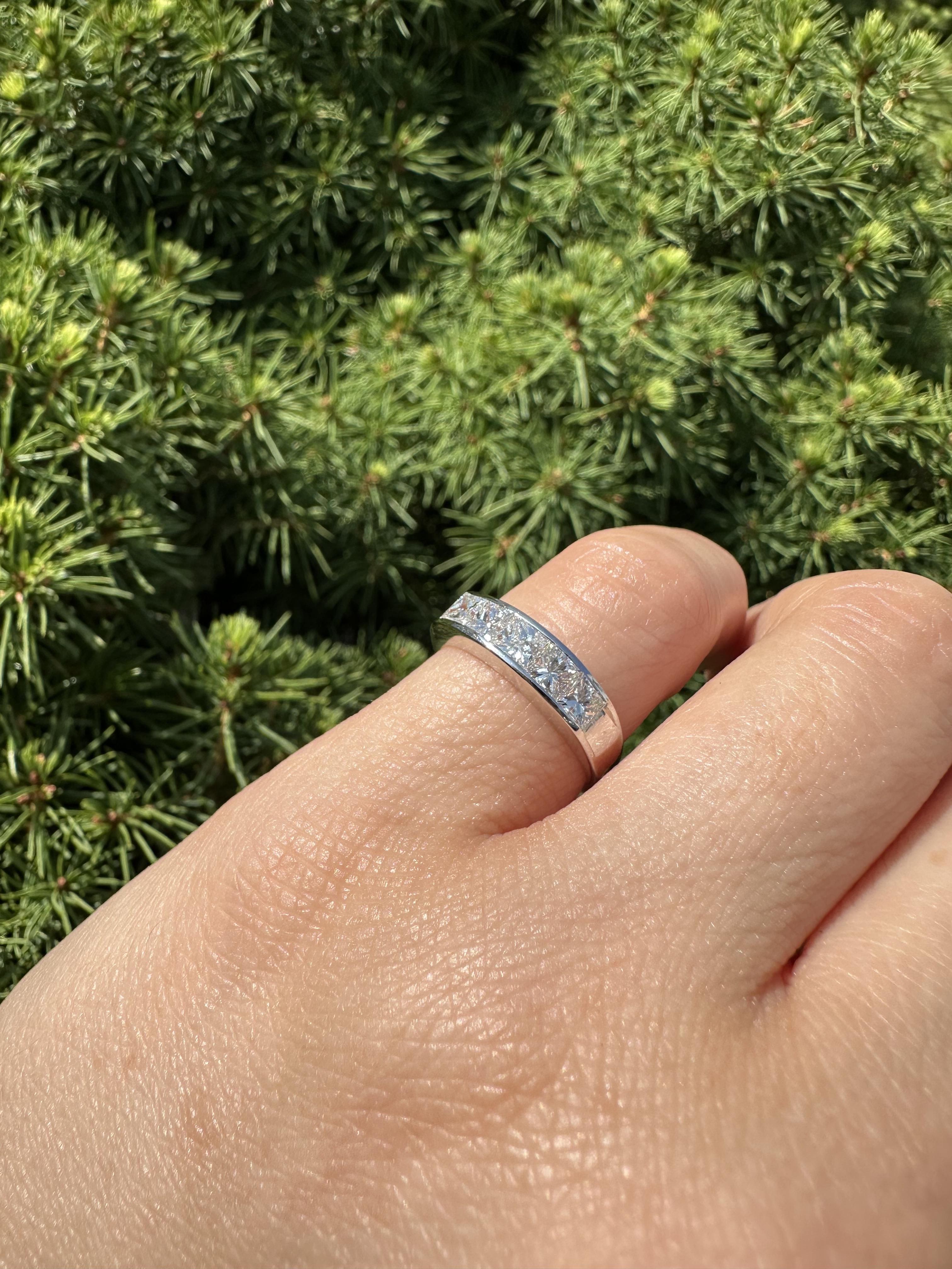 Anillo de platino VS F 1,05 ctw Princesa Diamante engastado en canal 5 piedras en venta 12