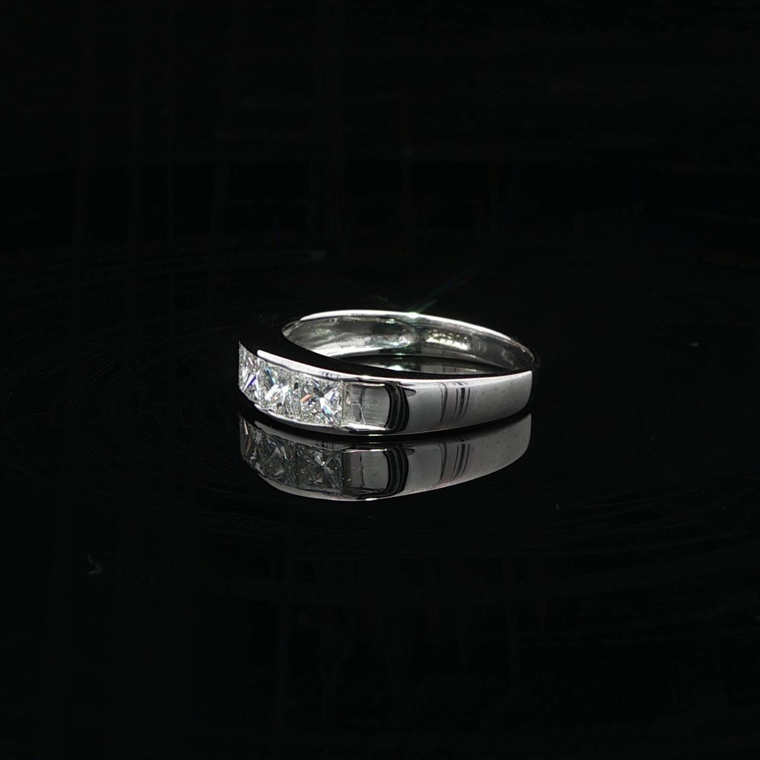 De las mujeres Anillo de platino VS F 1,05 ctw Princesa Diamante engastado en canal 5 piedras en venta