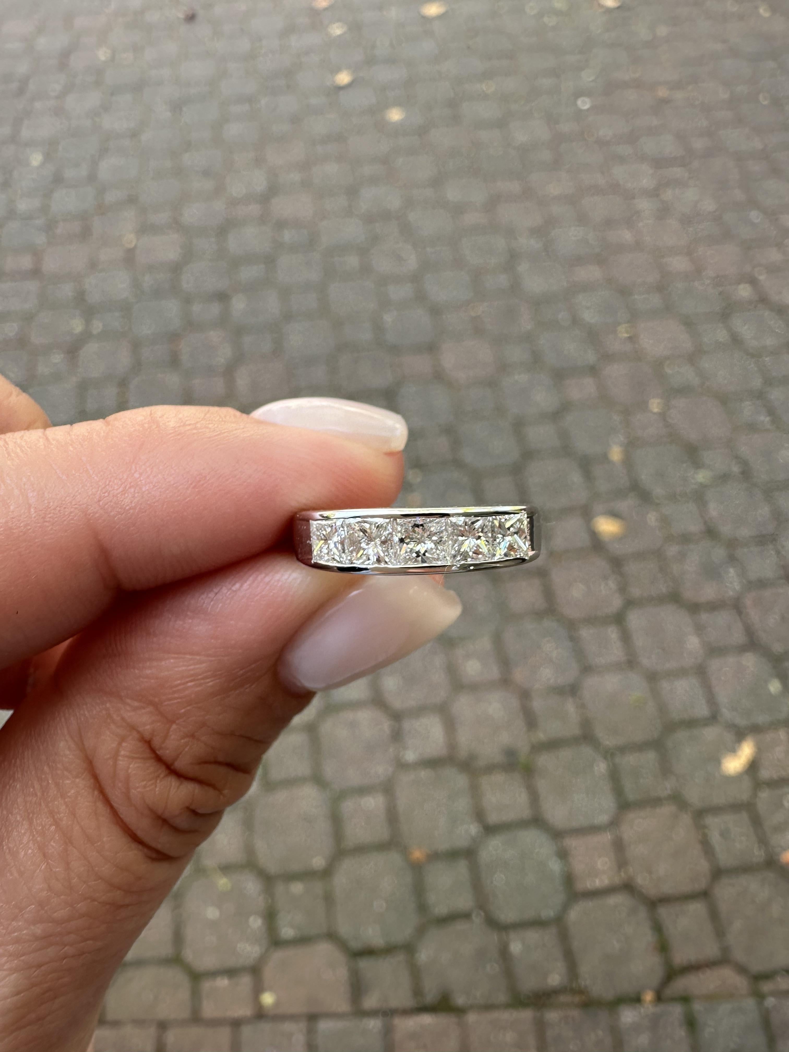Anillo de platino VS F 1,05 ctw Princesa Diamante engastado en canal 5 piedras en venta 1
