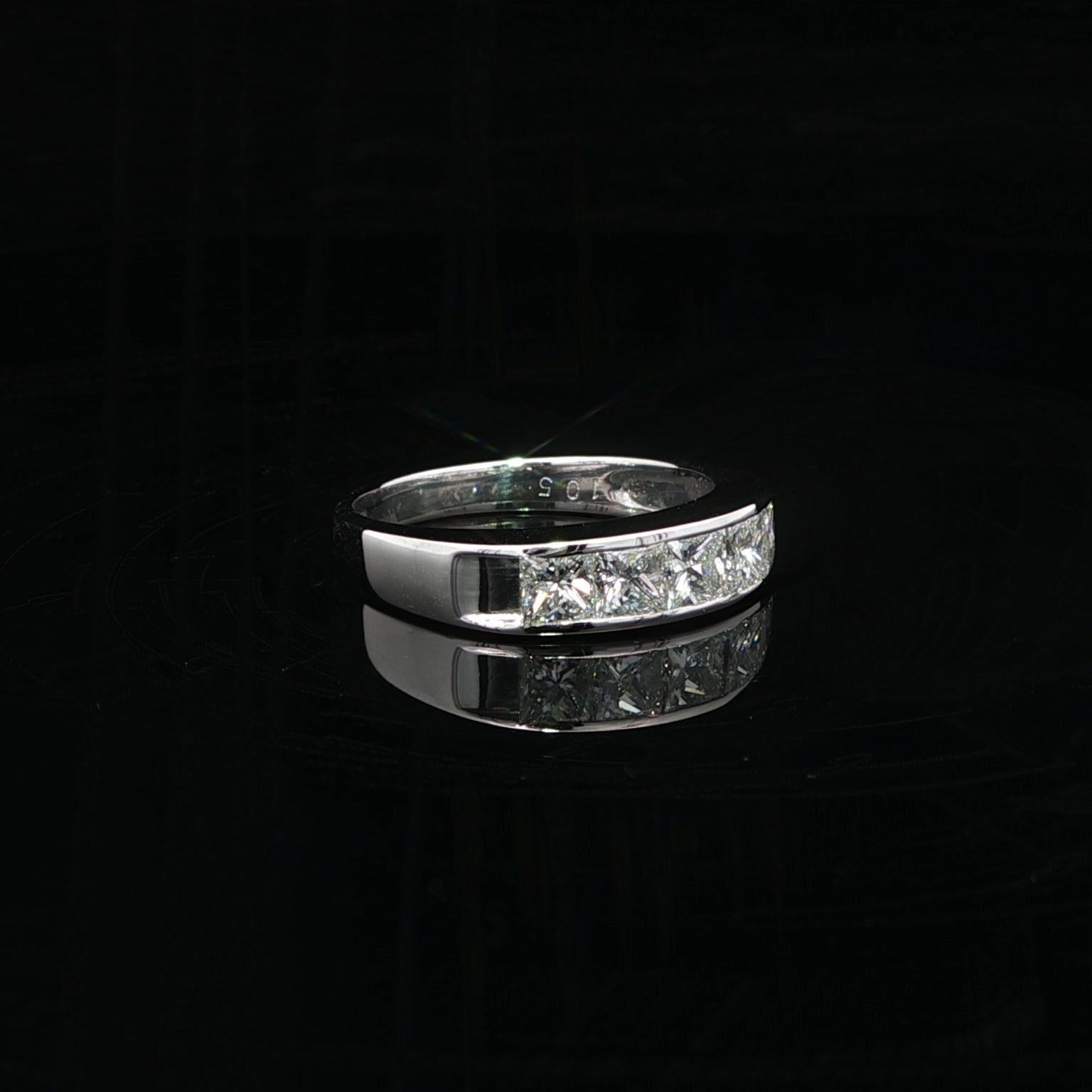 Anillo de platino VS F 1,05 ctw Princesa Diamante engastado en canal 5 piedras en venta 4