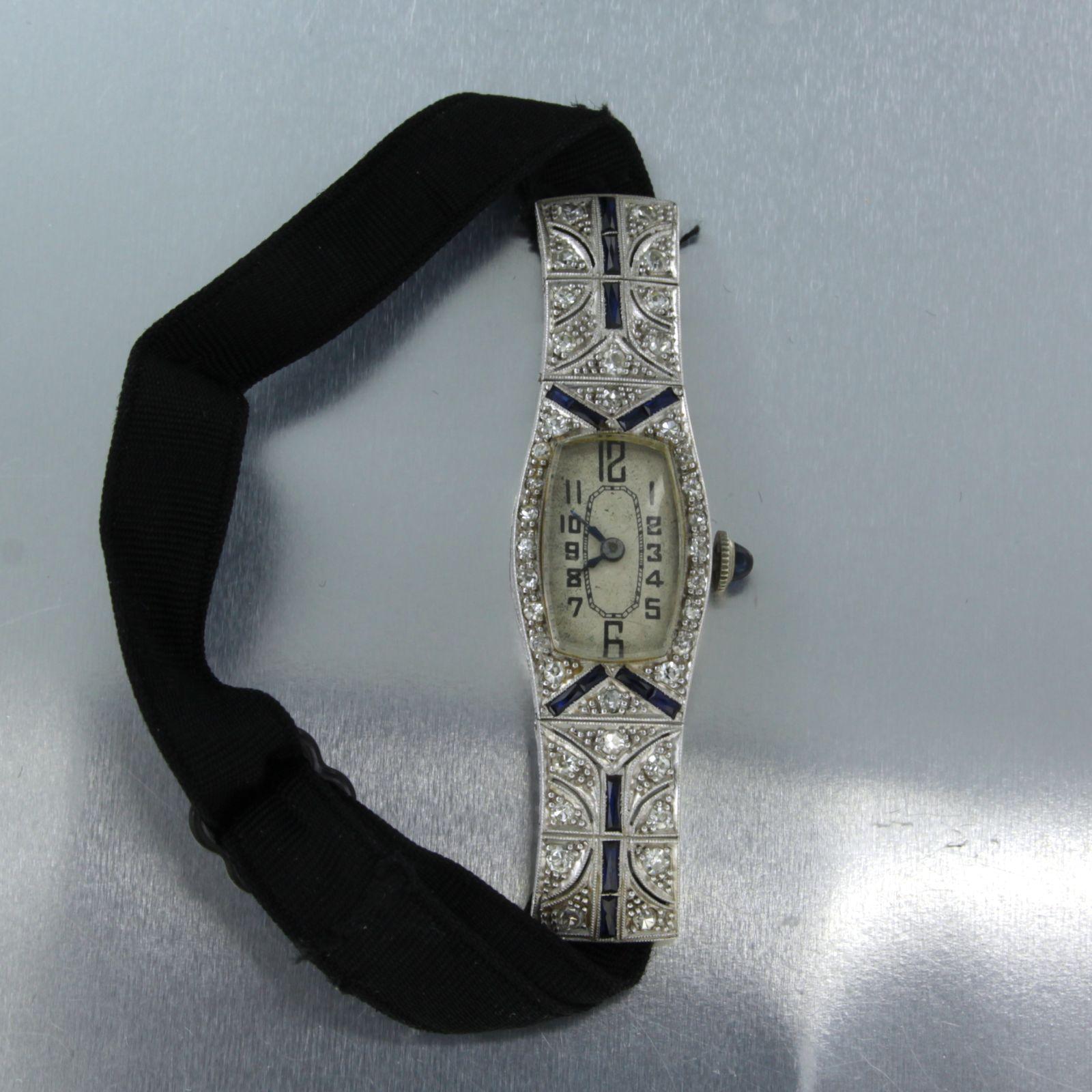 Platin-Uhr aus Platin mit Saphiren und Diamanten im Einzelschliff bis zu 0,70 ct Damen