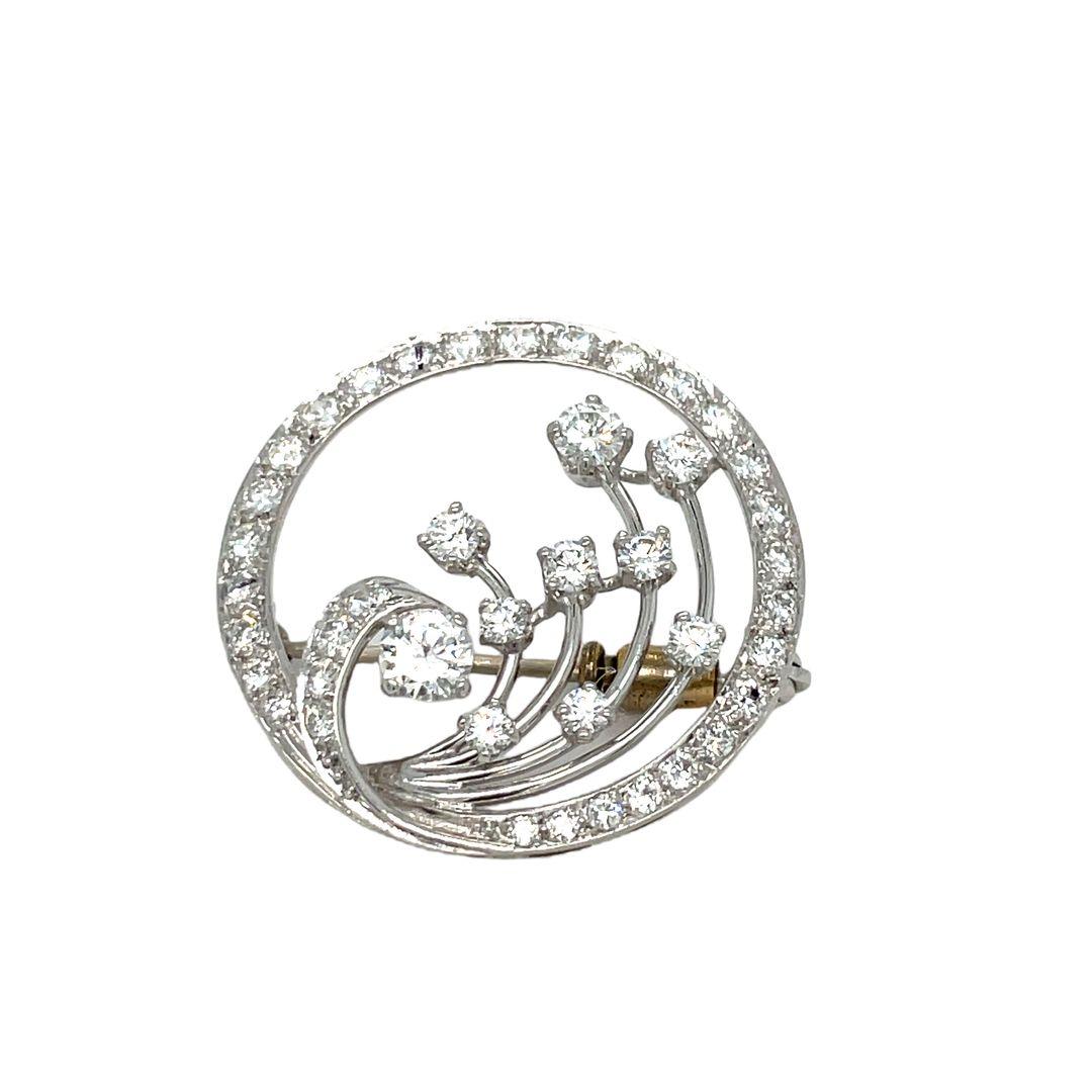 Art déco Broche en forme de cercle de vague en platine avec diamants 2,20 carats en vente