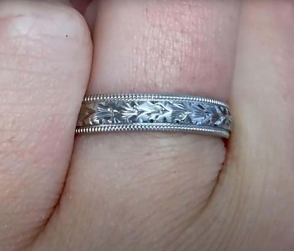 Platinum Wedding Band, Hand Engravings & Milgrain In Excellent Condition For Sale In New York, NY