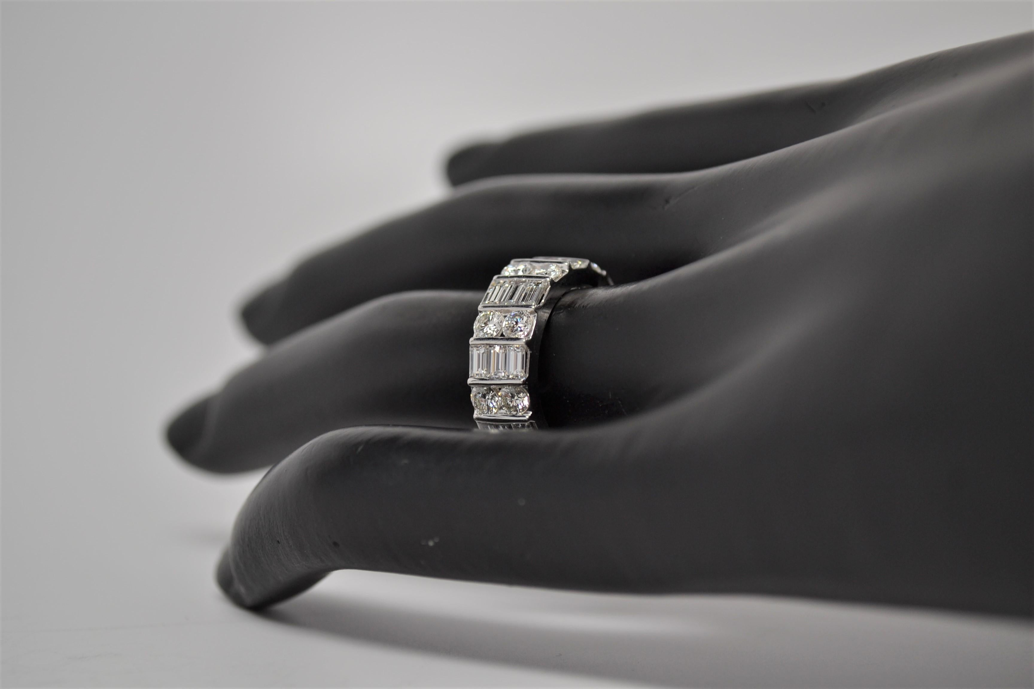 Platinum Wedding Band with Baguette & Round Brilliant Cut Diamonds, 4.91 Carats For Sale 3