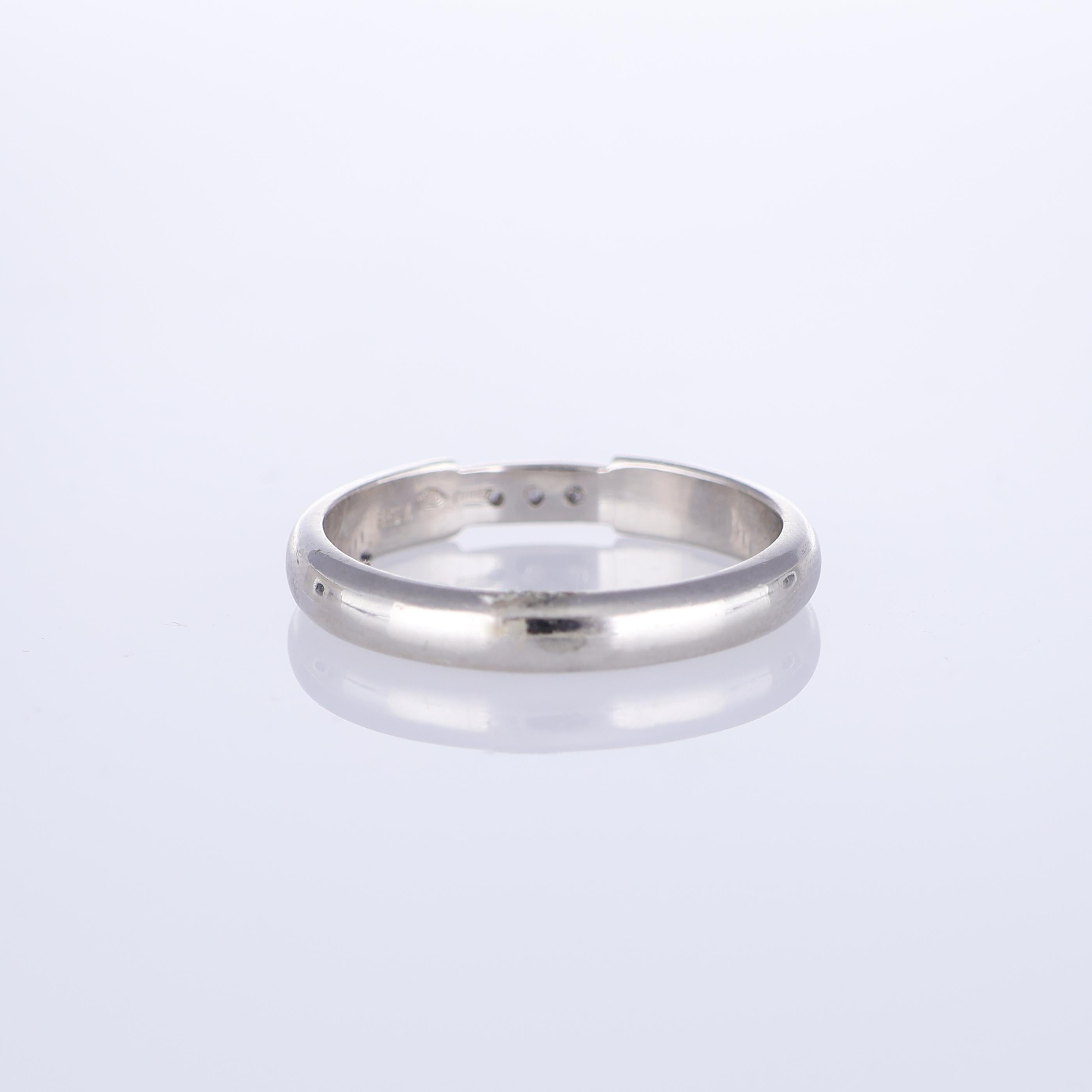 Women's or Men's Platinum Wedding Band with Diamond Accent For Sale