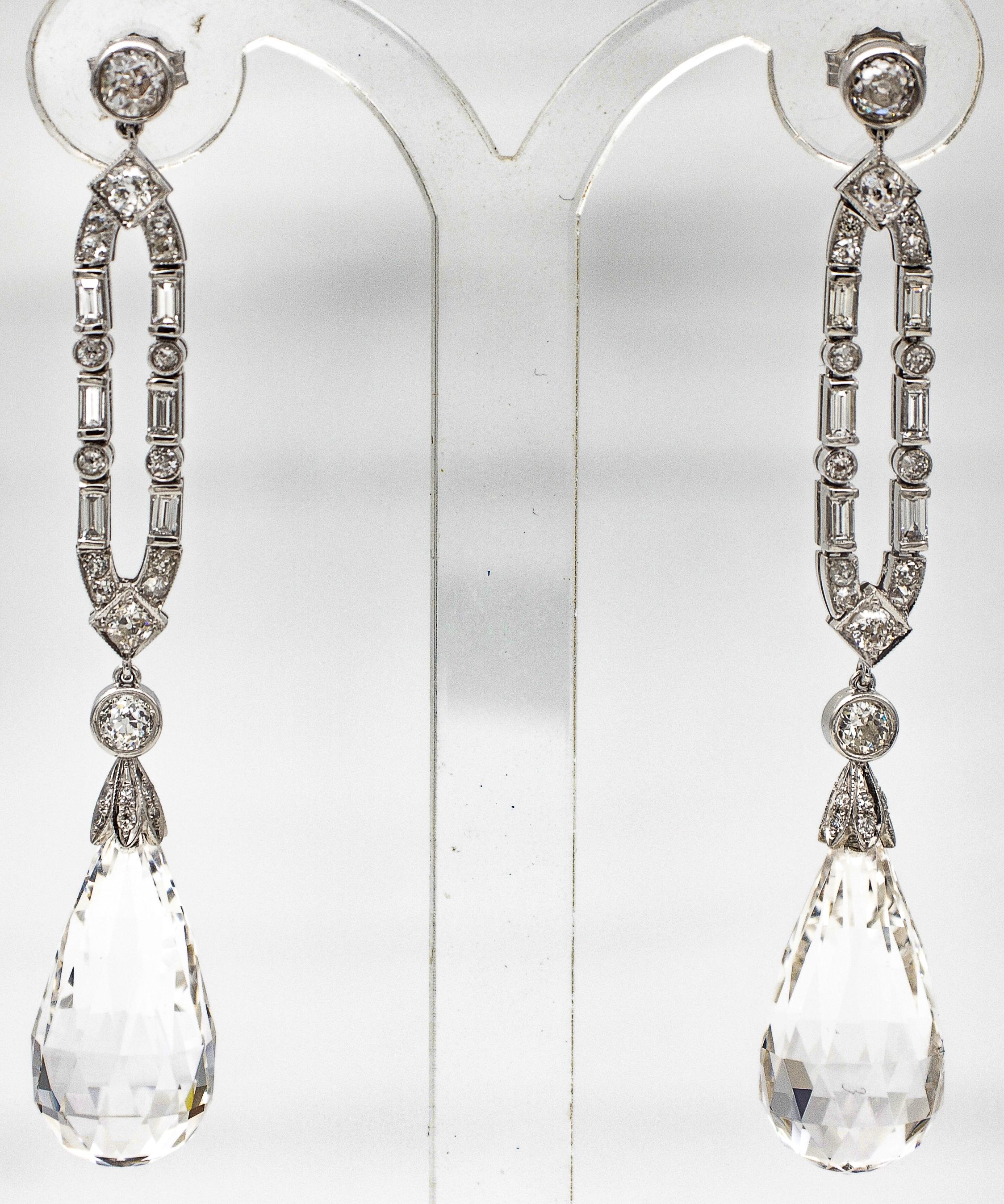 SHIPPING POLICY: 
No additional costs will be added to this order. 
Shipping costs will be totally covered by the seller (customs duties included).

Elegant pair of shining drop earrings realized in platinum structure and mounted with 0.91 ct of