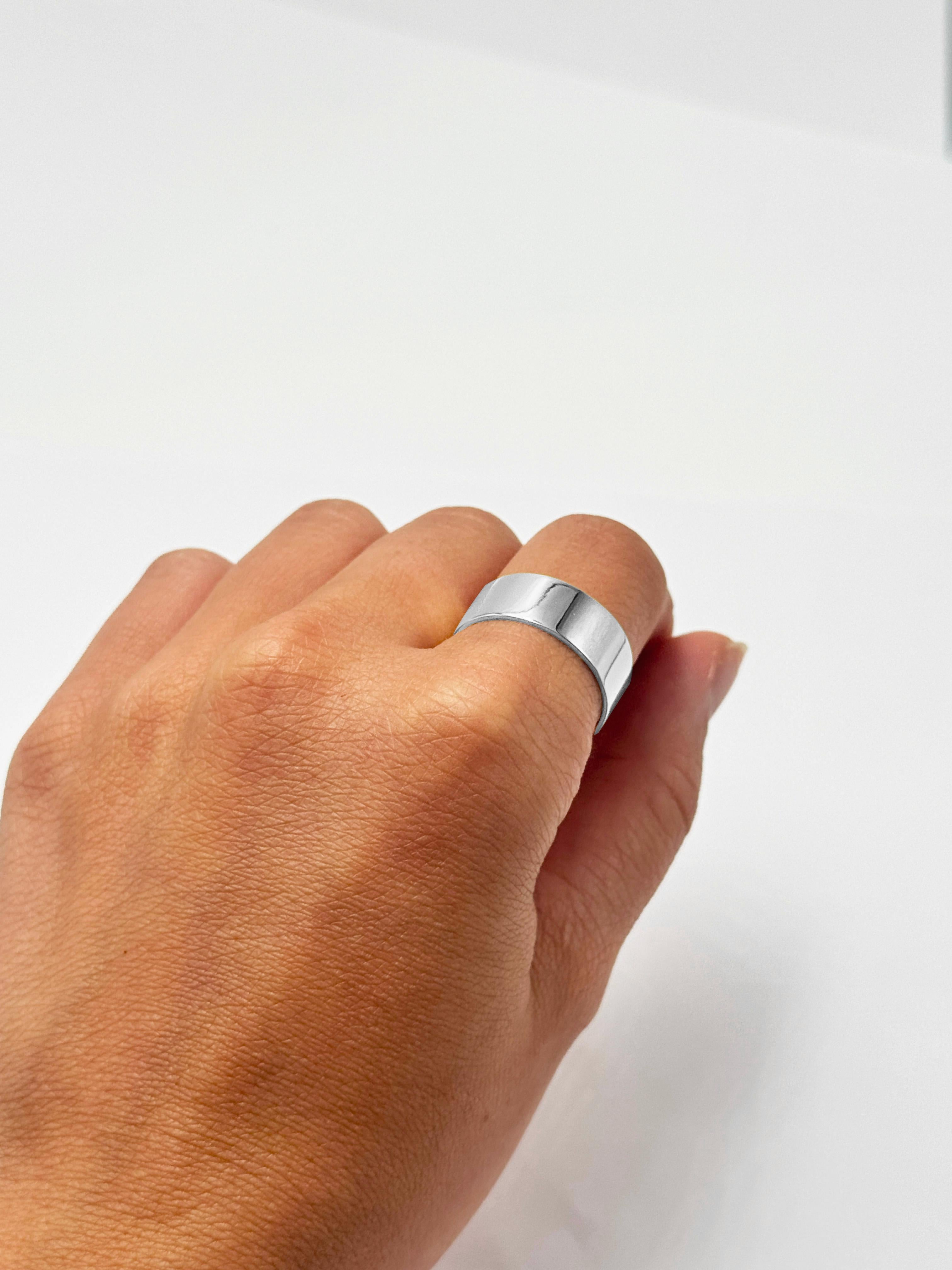 Platinum Wide Band Ring Breite 8mm Größe 9.25 poliert im Zustand „Neu“ im Angebot in Rome, IT
