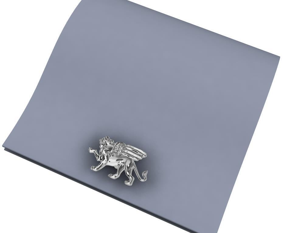 Platinum Winged Lion Griffin Cuff links In New Condition For Sale In New York, NY