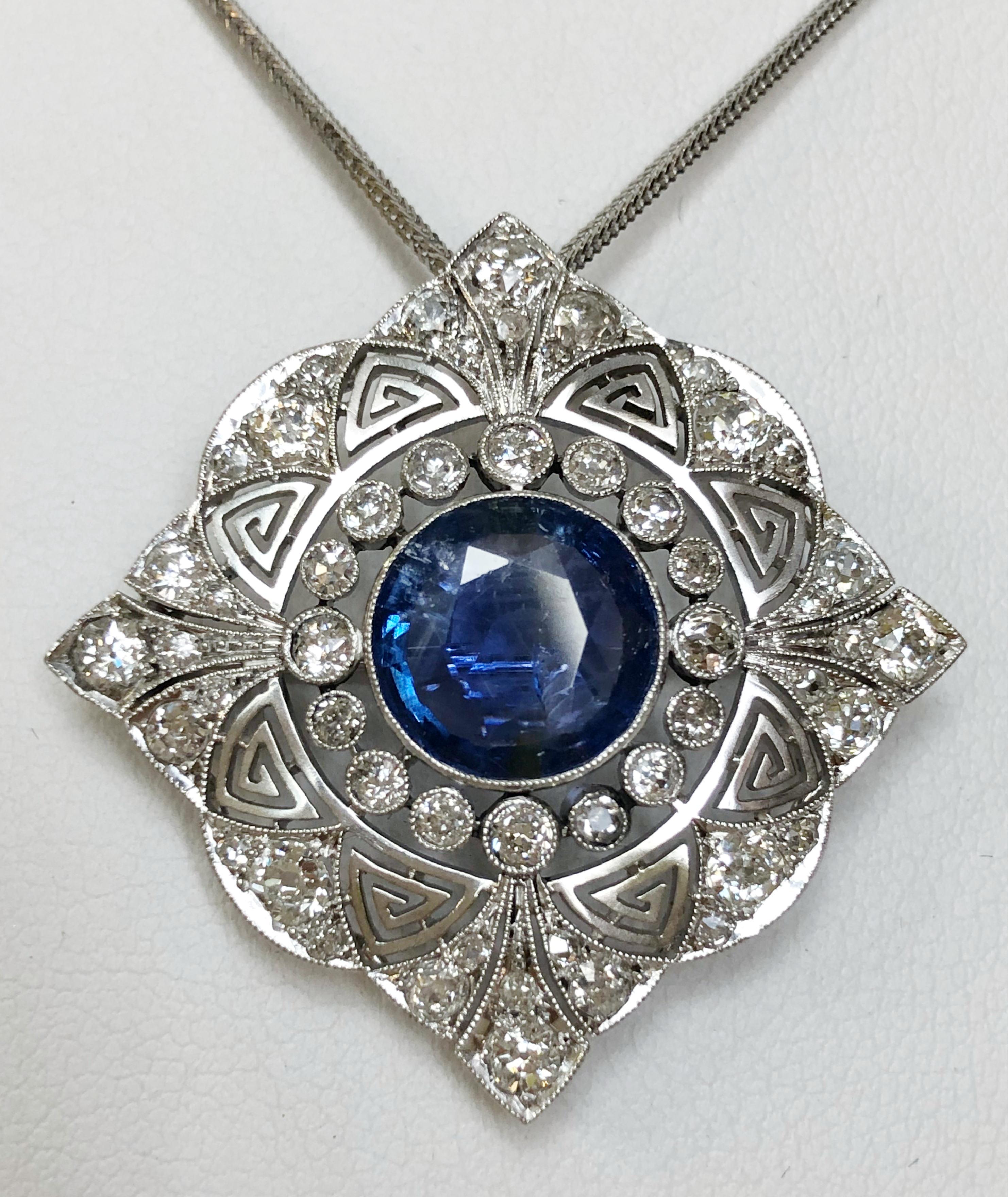 Vintage platinum necklace with 5 karats of blue Ceylon sapphire surrounded by brilliant diamonds, Italy 1920s
Length 42 cm