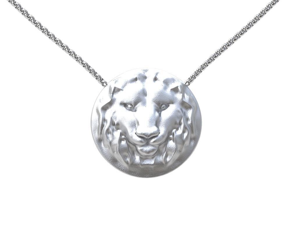 Chaîne collier pendentif lion Leo en platine pour femme en vente 1