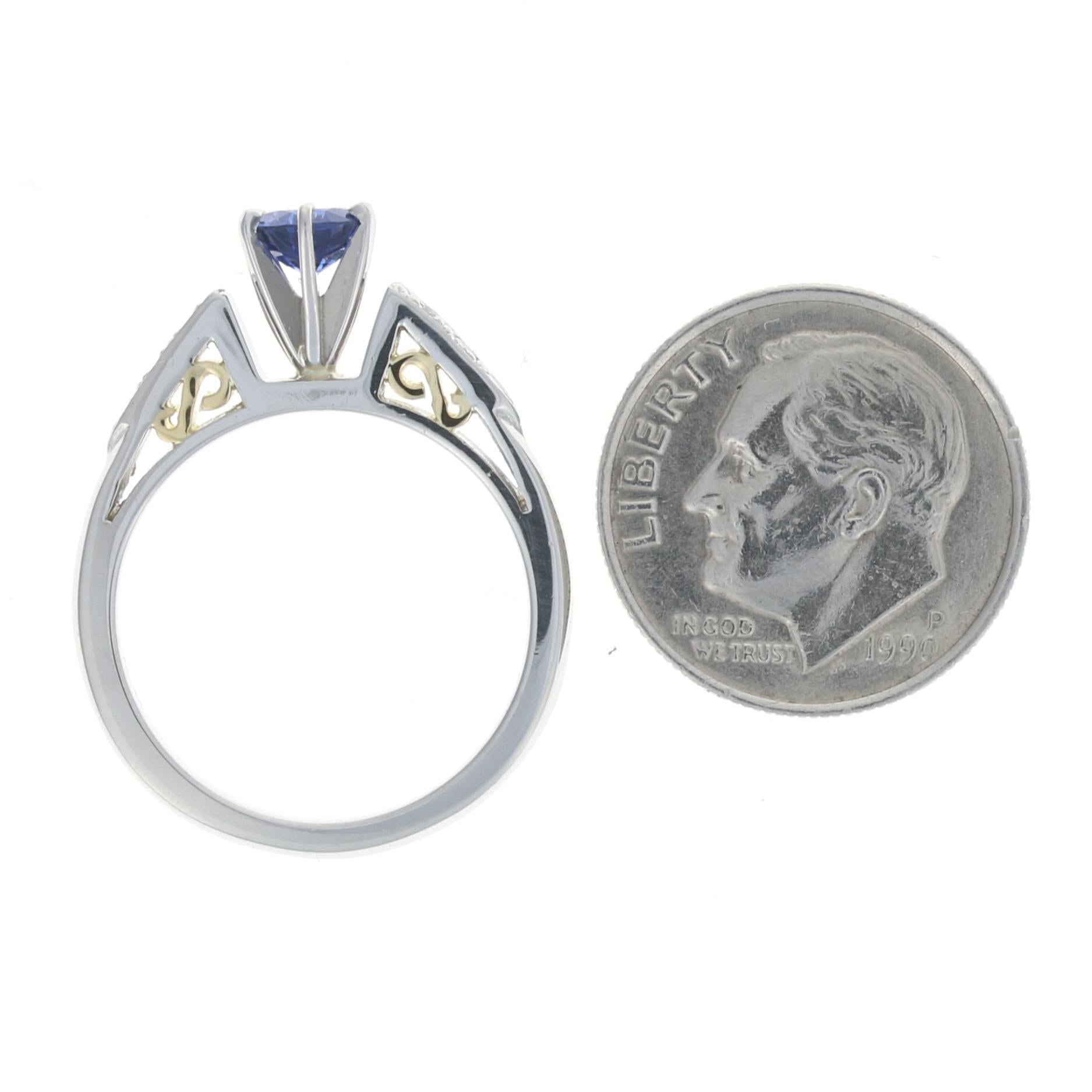 Anillo de compromiso de zafiro y diamante en platino y oro amarillo - 18k talla redonda .67ctw en venta 1
