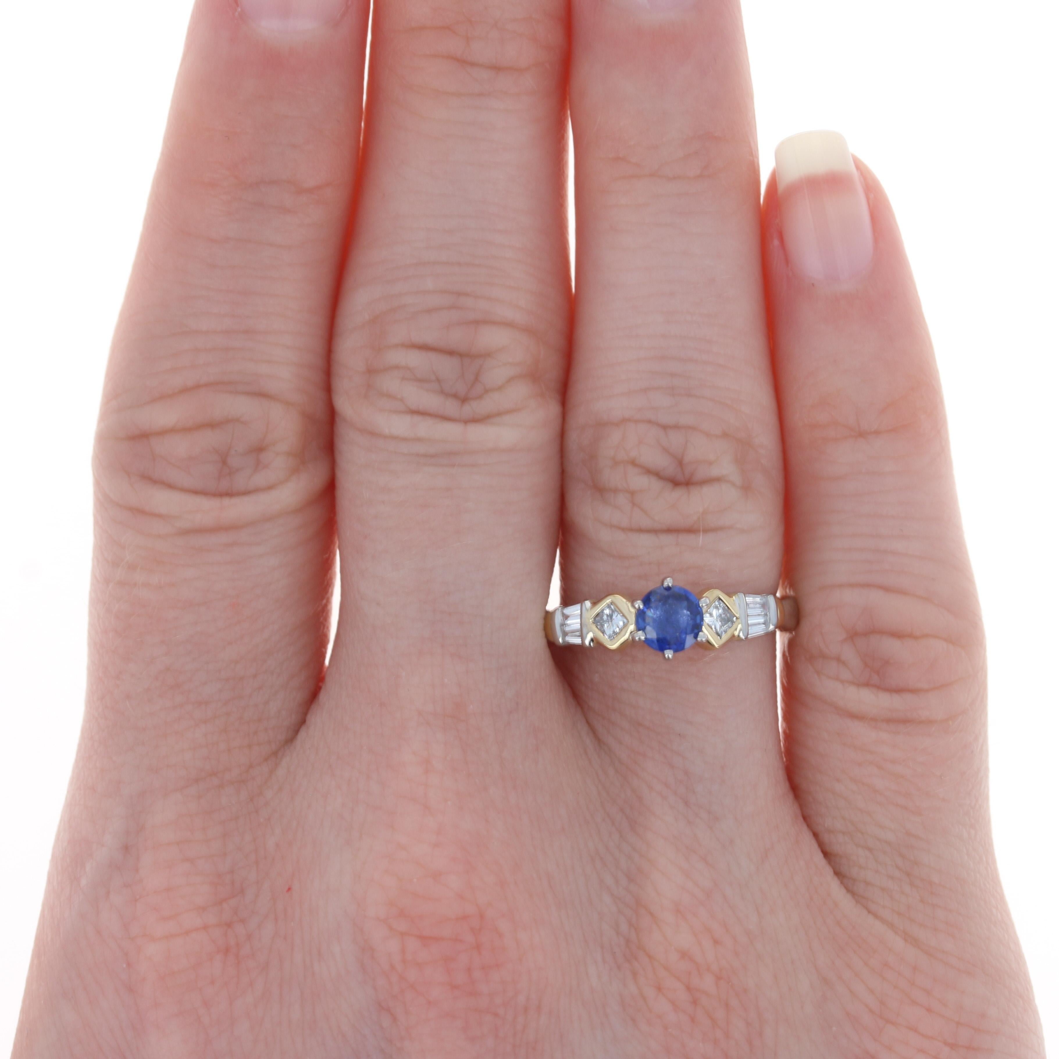 Taille ronde Platine et or jaune Bague de fiançailles saphir et diamant 900 et 18k .91ctw 7.25 en vente