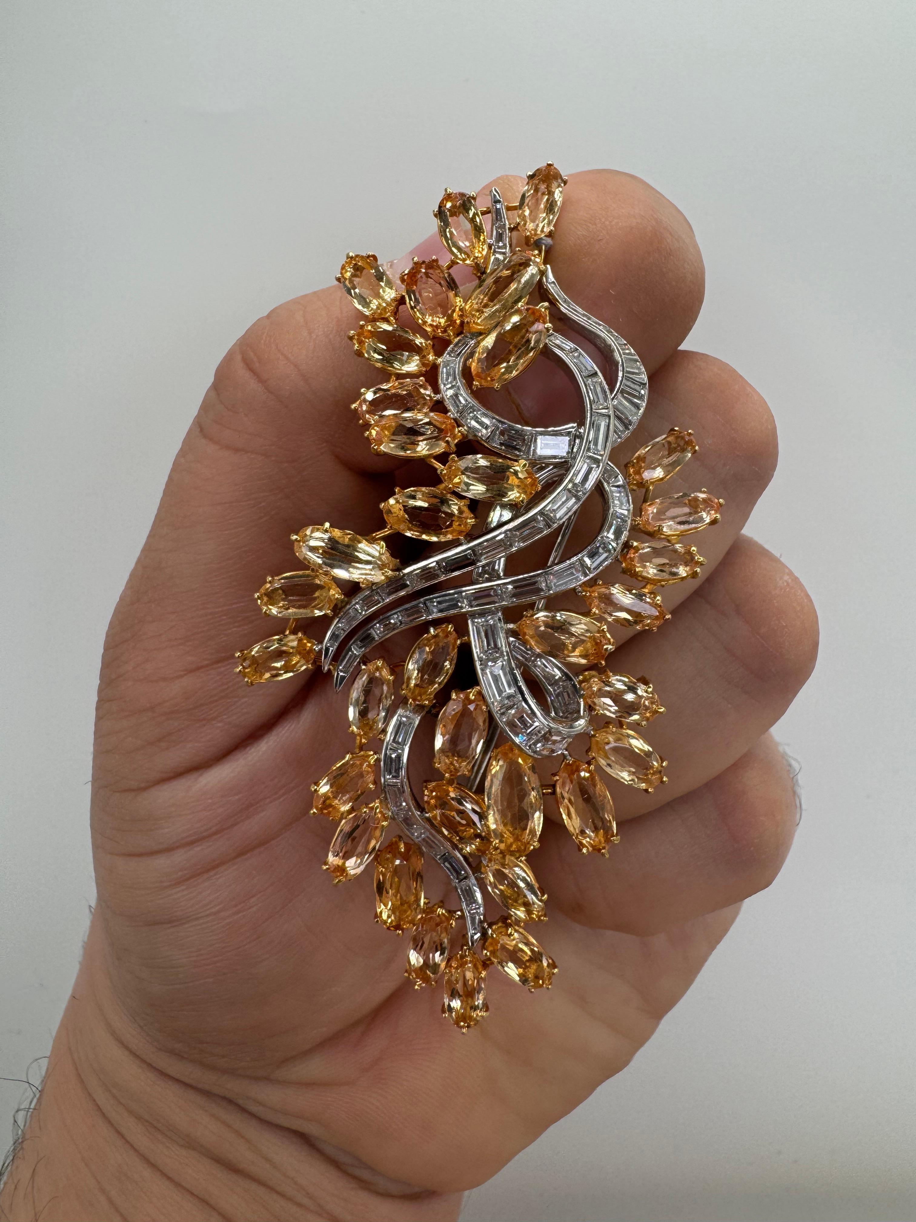 Broche fleurie ancienne mine en platine, topaze jaune et diamants en vente 2