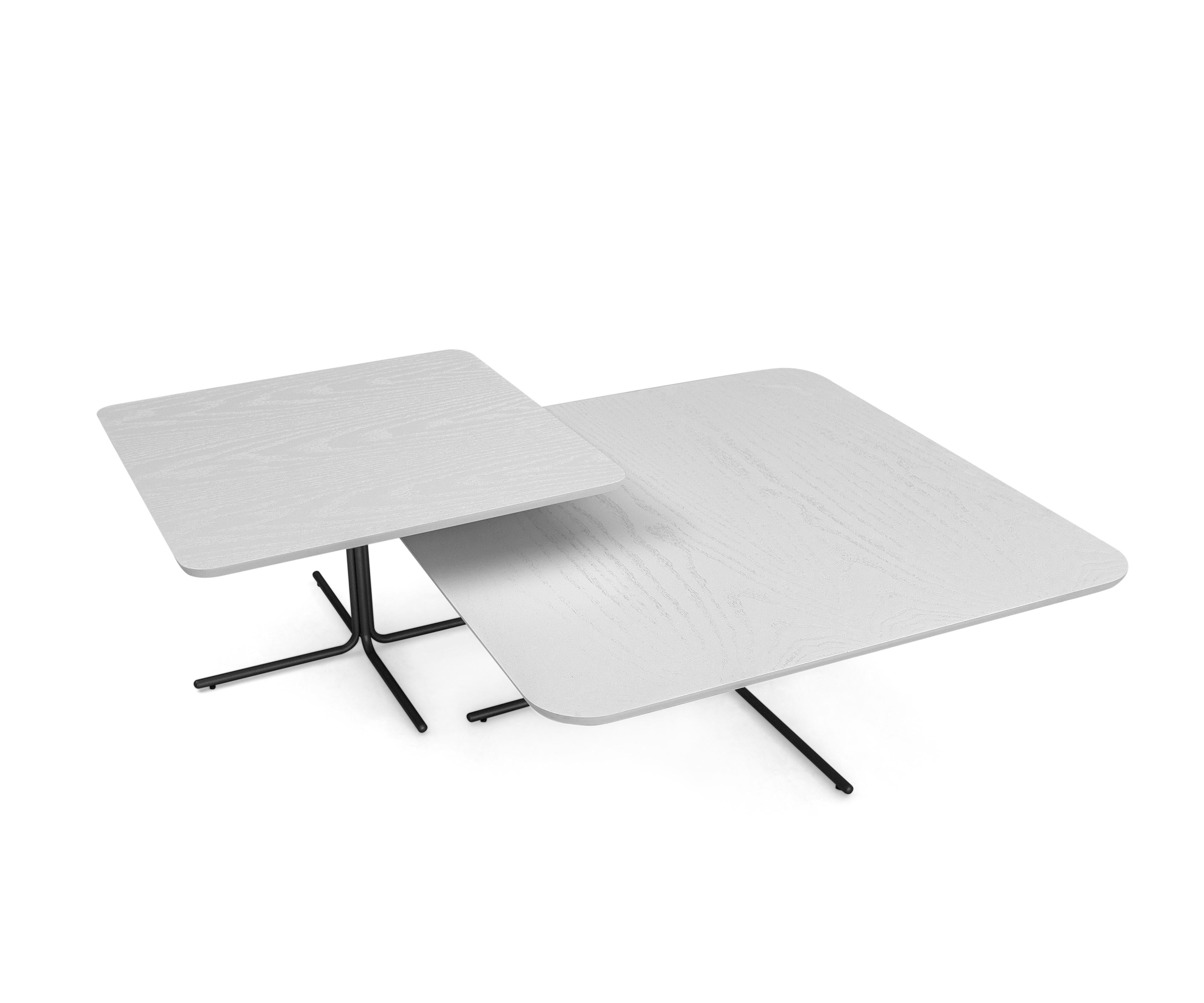 Support tables based on aluminum and top in MDF 20mm. It is the perfect touch of light for your home. Also sold as a set. Also sold individually. Measurements: 39x39x12, 20x20x16, 27x27x16.