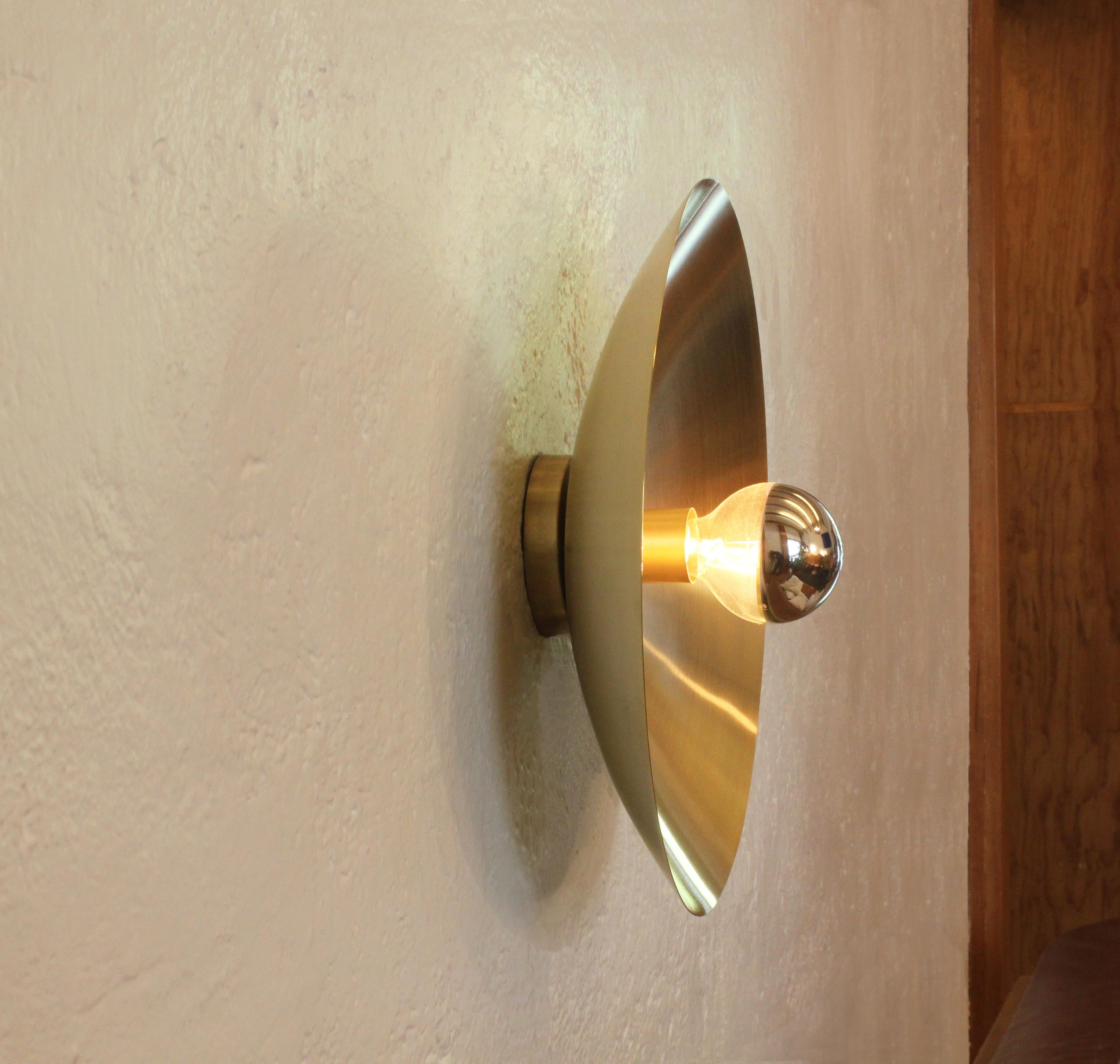 Plato Fuera 40 Wall Sconce by Maria Beckmann, Represented by Tuleste Factory In New Condition For Sale In New York, NY