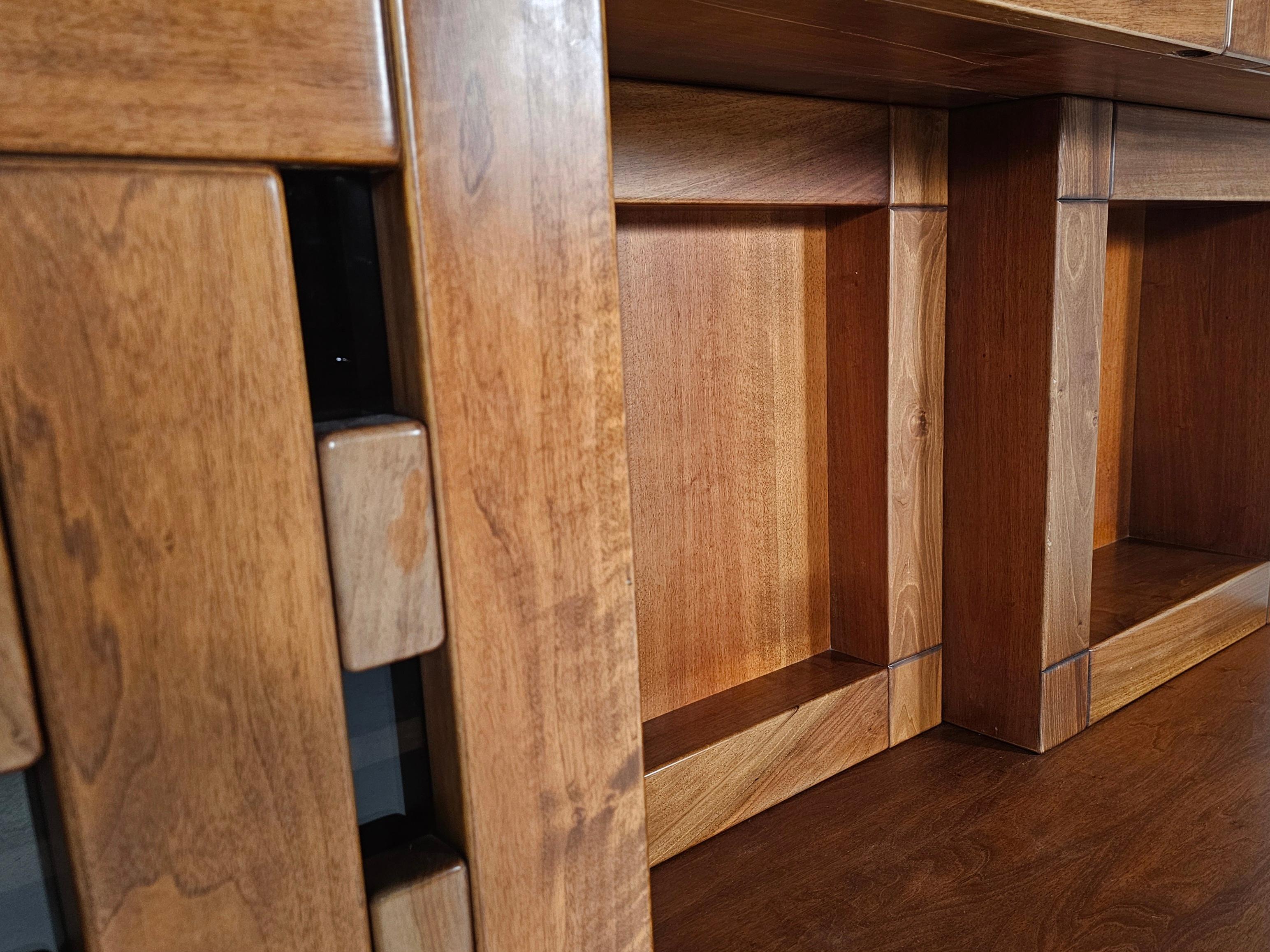 Plato Sideboard in solid walnut wood by Ferdinando Meccani, 1969 For Sale 4