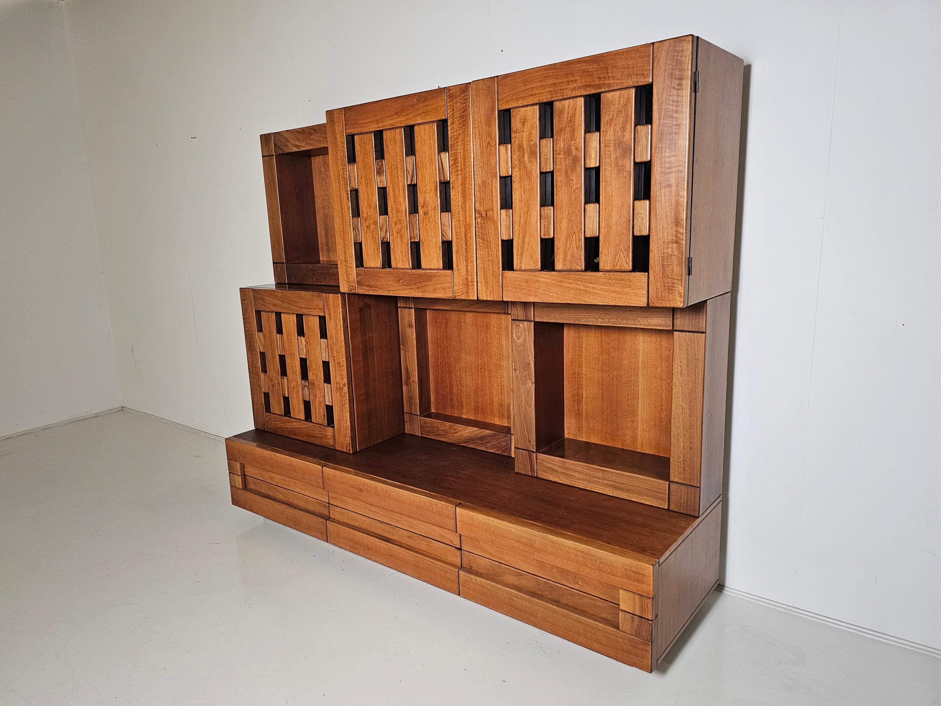 Italian Plato Sideboard in solid walnut wood by Ferdinando Meccani, 1969 For Sale