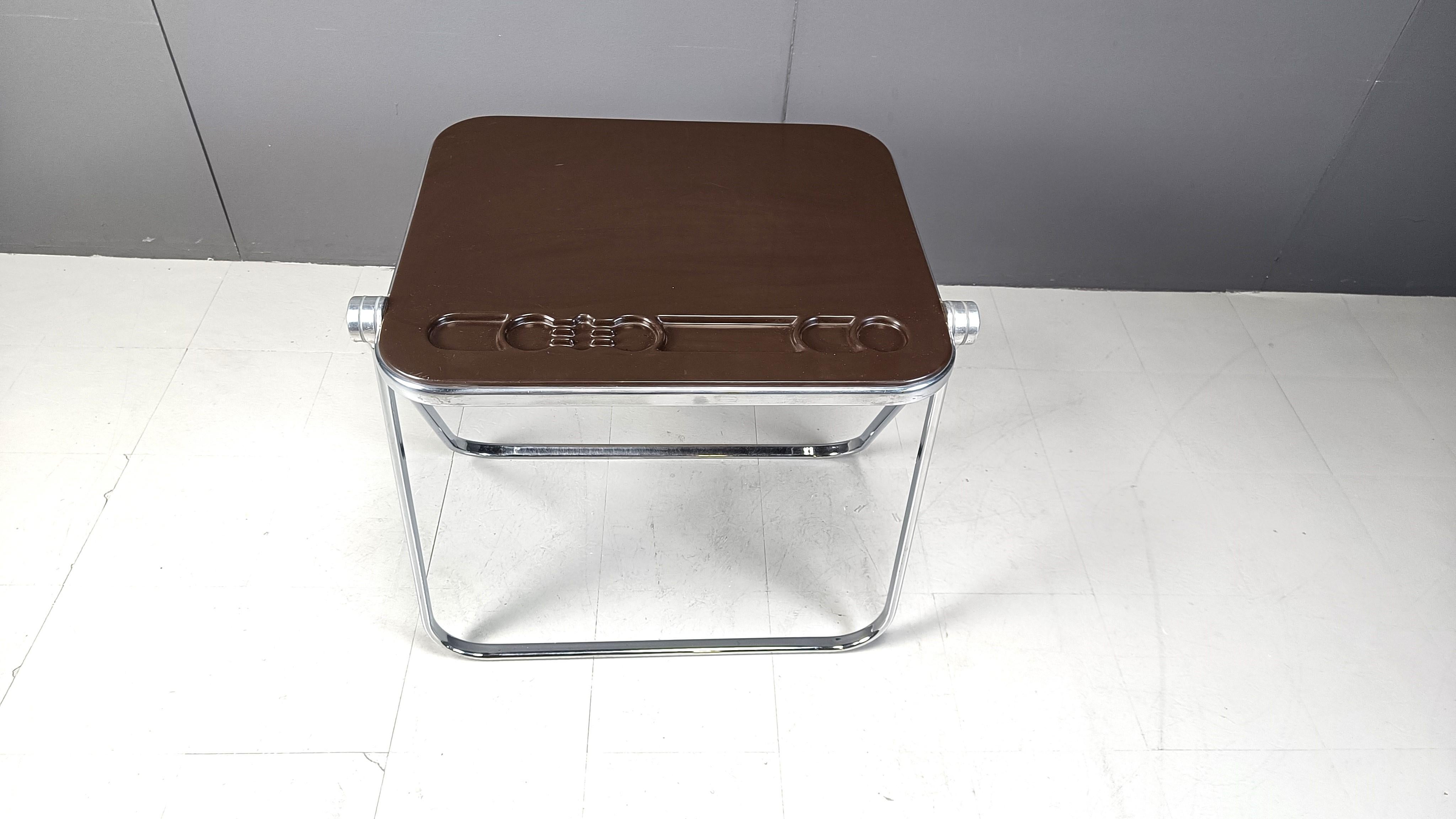 
Rare foldable side table designed by Giancarlo Piretti for Anonima Castelli.

Very handy an desirable piece of furniture which adds a nice space age touch to your room.

1970s - Italy

Good condition

Height: 70cm
Lenght: 82cm
Depth: 65cm

Ref: