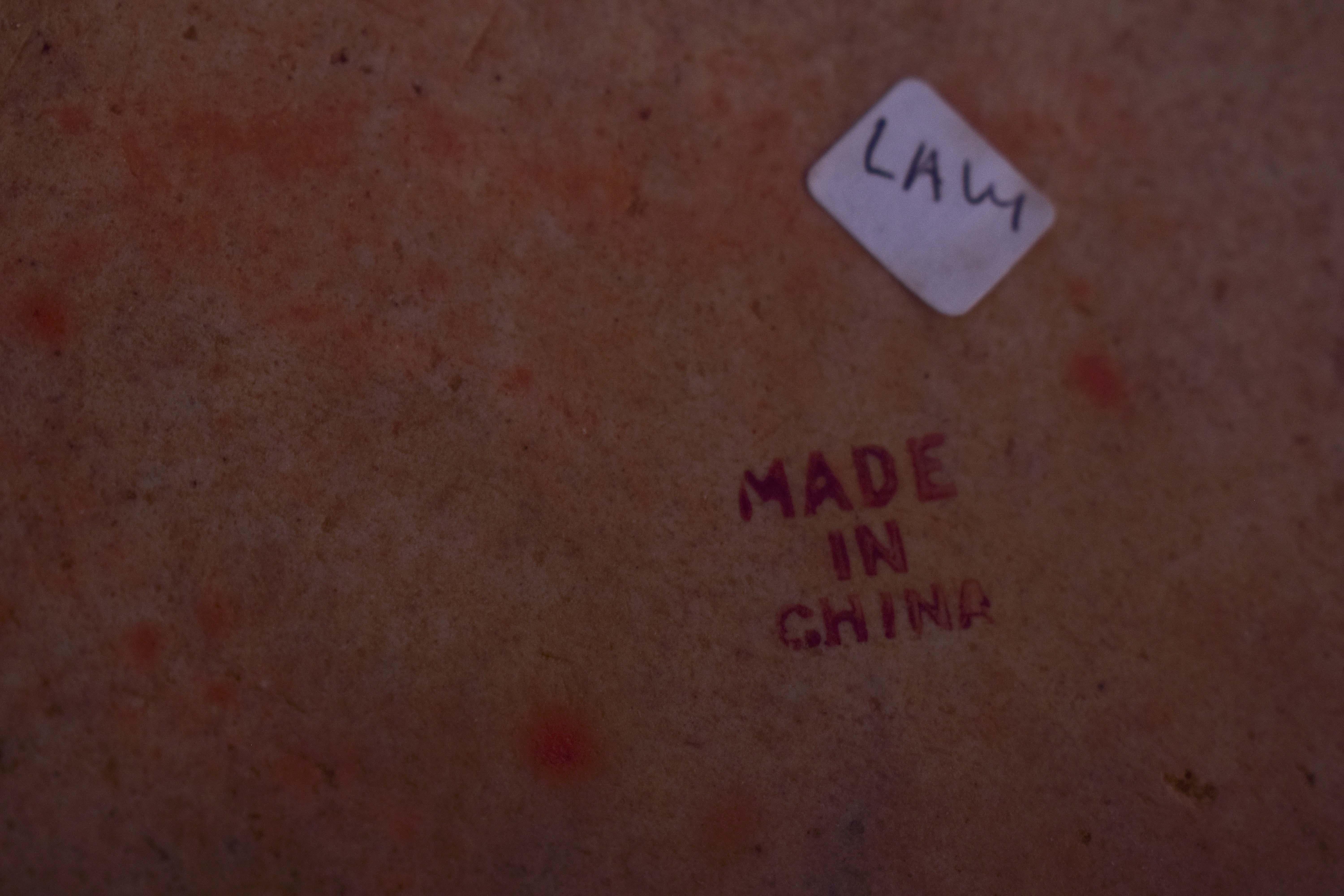 Platte aus chinesischem Exportporzellan, polychrom lackiert (Porzellan) im Angebot