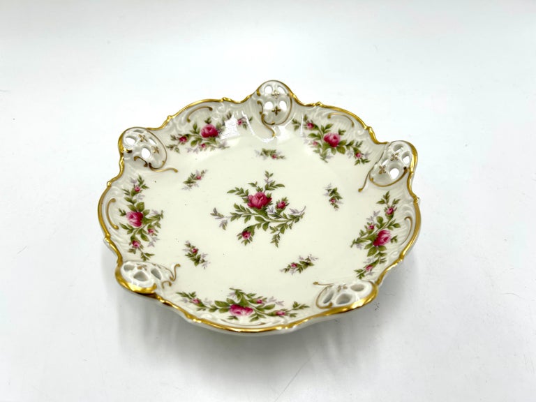 1stDibs Moosrose, legs, For at Rosenthal Platter Moliere Sale 1938-1952 on