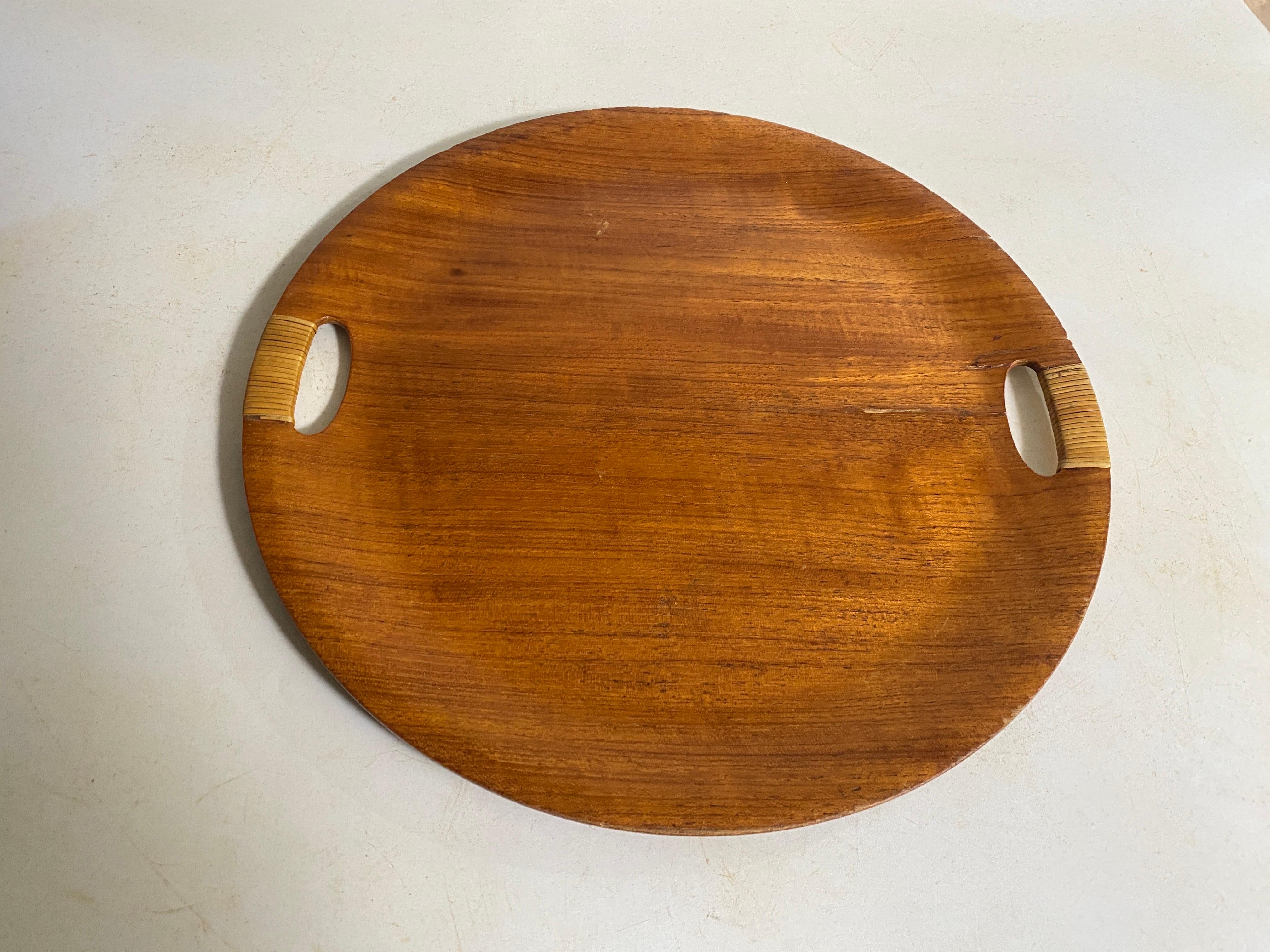 Scandinavian Modern Platter or Tray in  Wood Dennemark 1960s Brown Color Round shape For Sale