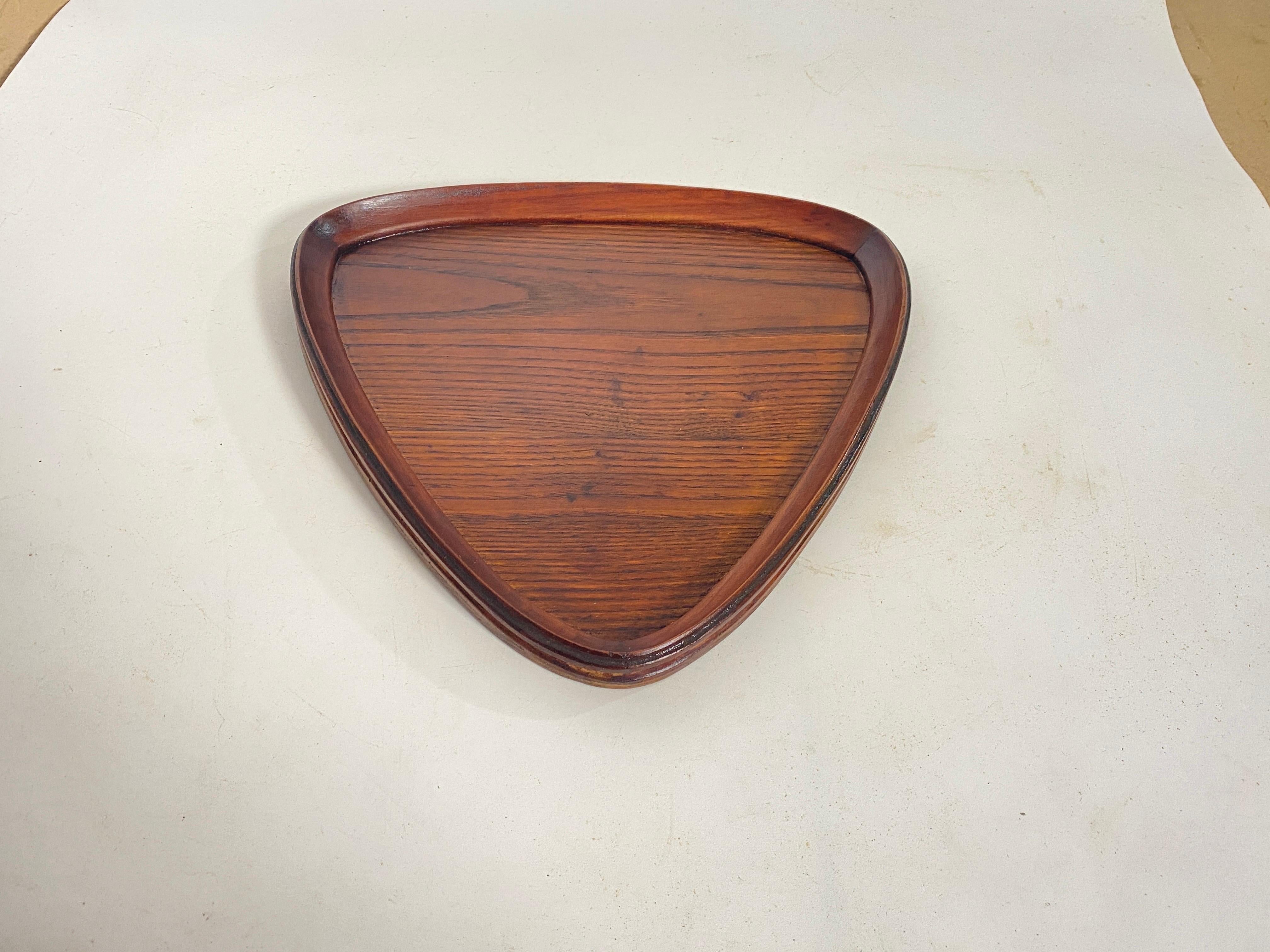 Platter or Tray in  Wood Dennemark 1960s Brown Color Triangular shape For Sale 3