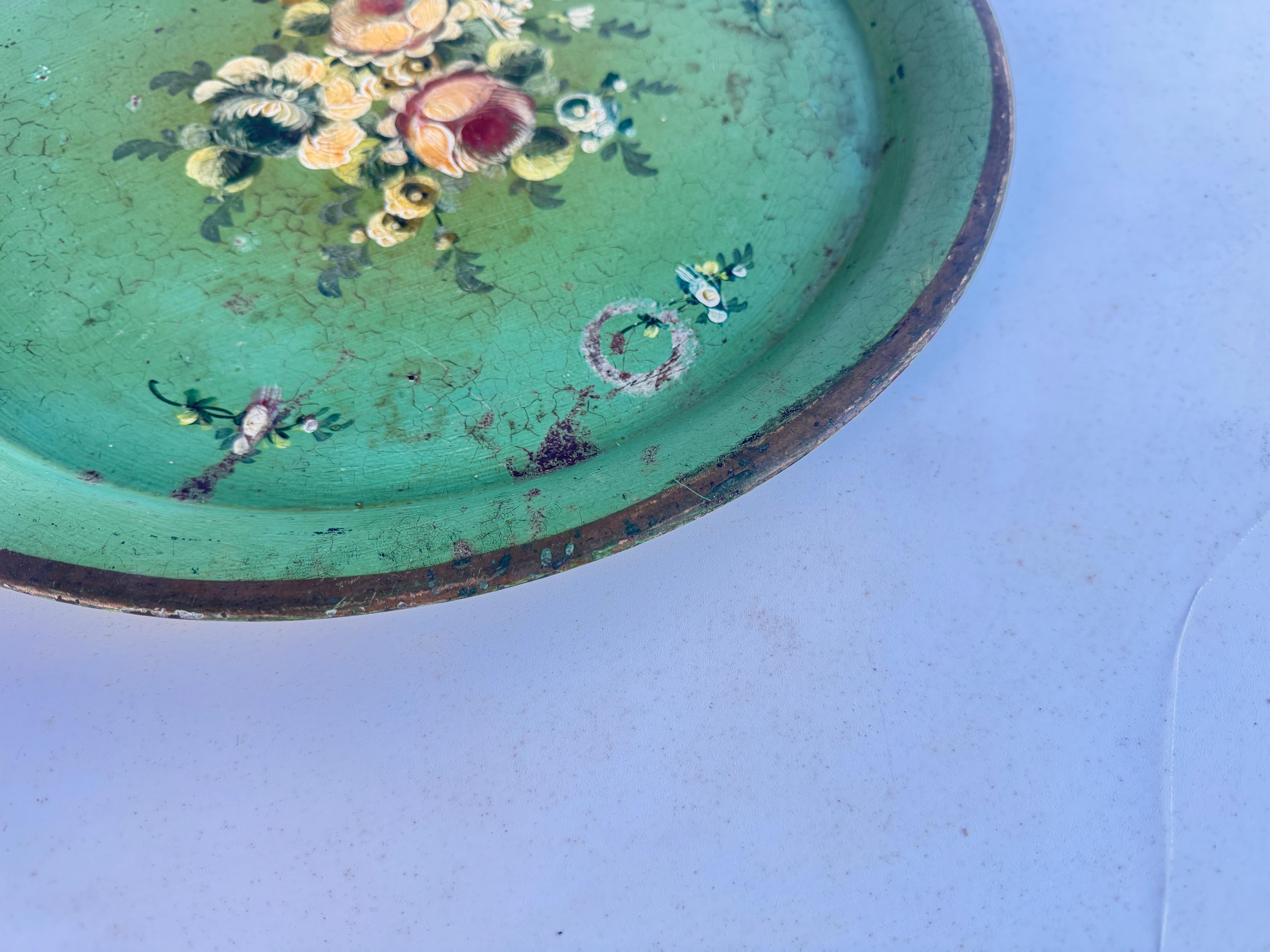 Platter or Tray Metal painted France 1970s Green Color with Flowers  For Sale 3