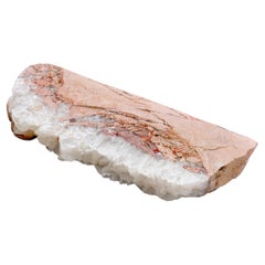 Plateau Valet Stratum IVPlateau sculptural en grès espagnol et quartz blanc