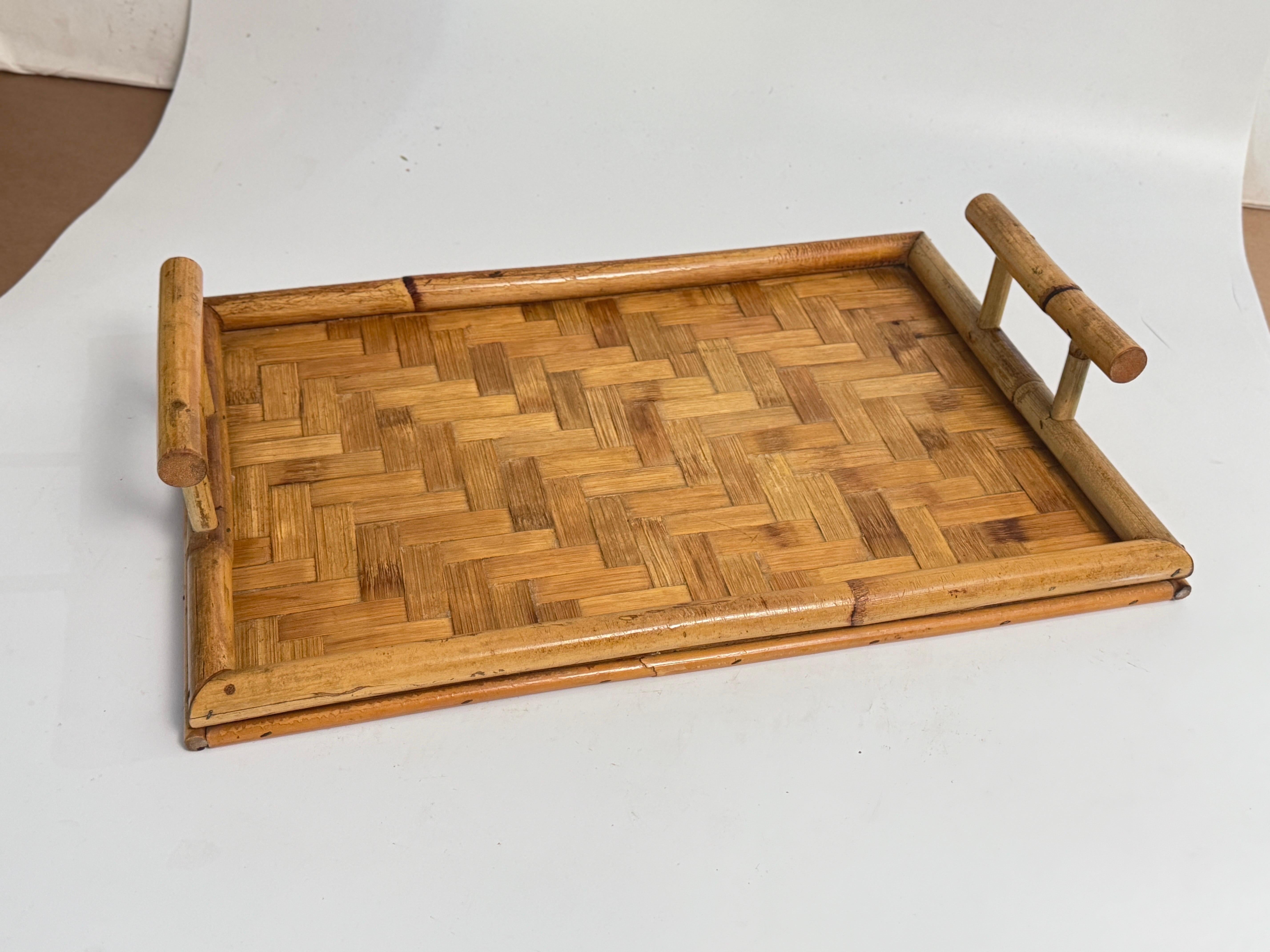 Platte mit Bambusimitatstruktur, braun, Frankreich um 1970 (Kunstbambus) im Angebot
