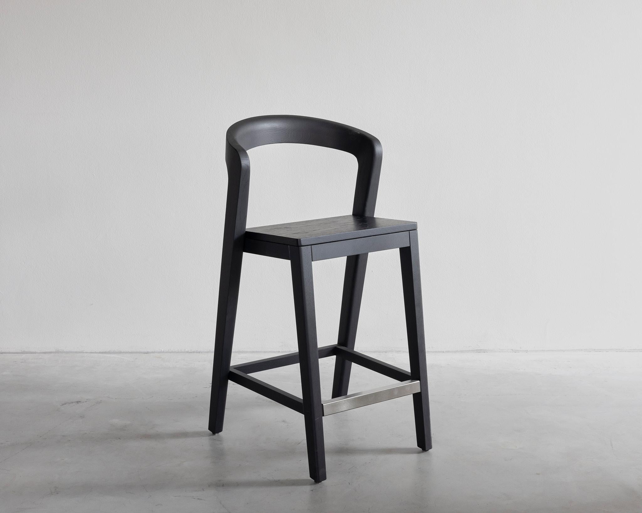 Play Barstool by Van Rossum
Dimensions: D 55 x W 48 x H 103 cm
Materials: Wooden Tablet, Walnut.
Other options available. Please contact us.

For over 40 years, Van Rossum has designed and handmade solid and sustainable furniture from the workshop