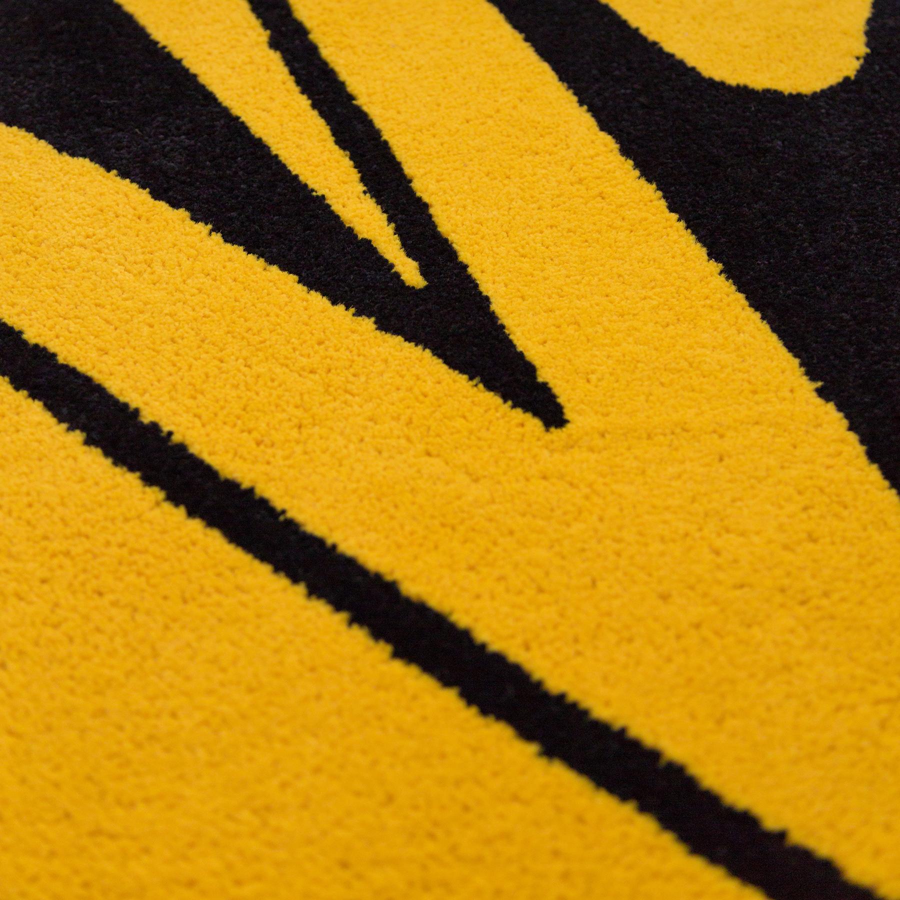 Machine-Made Playful 2 Colors Zigzag Rug from Graffiti Collection by Paulo Kobylka, Large For Sale