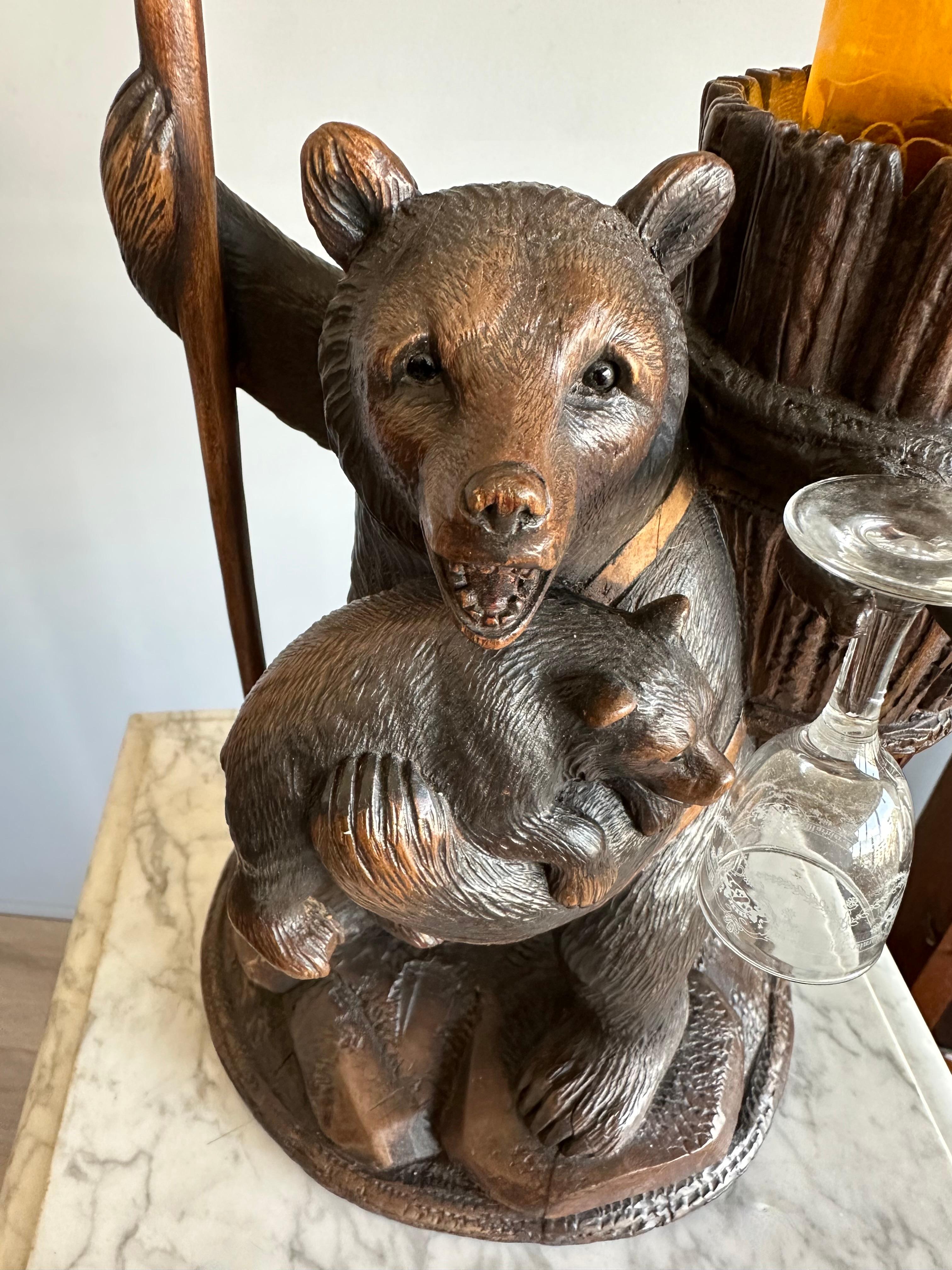 Playful Antique Black Forest Bear Family Liquor Tantalus with Glasses & Decanter In Good Condition For Sale In Lisse, NL