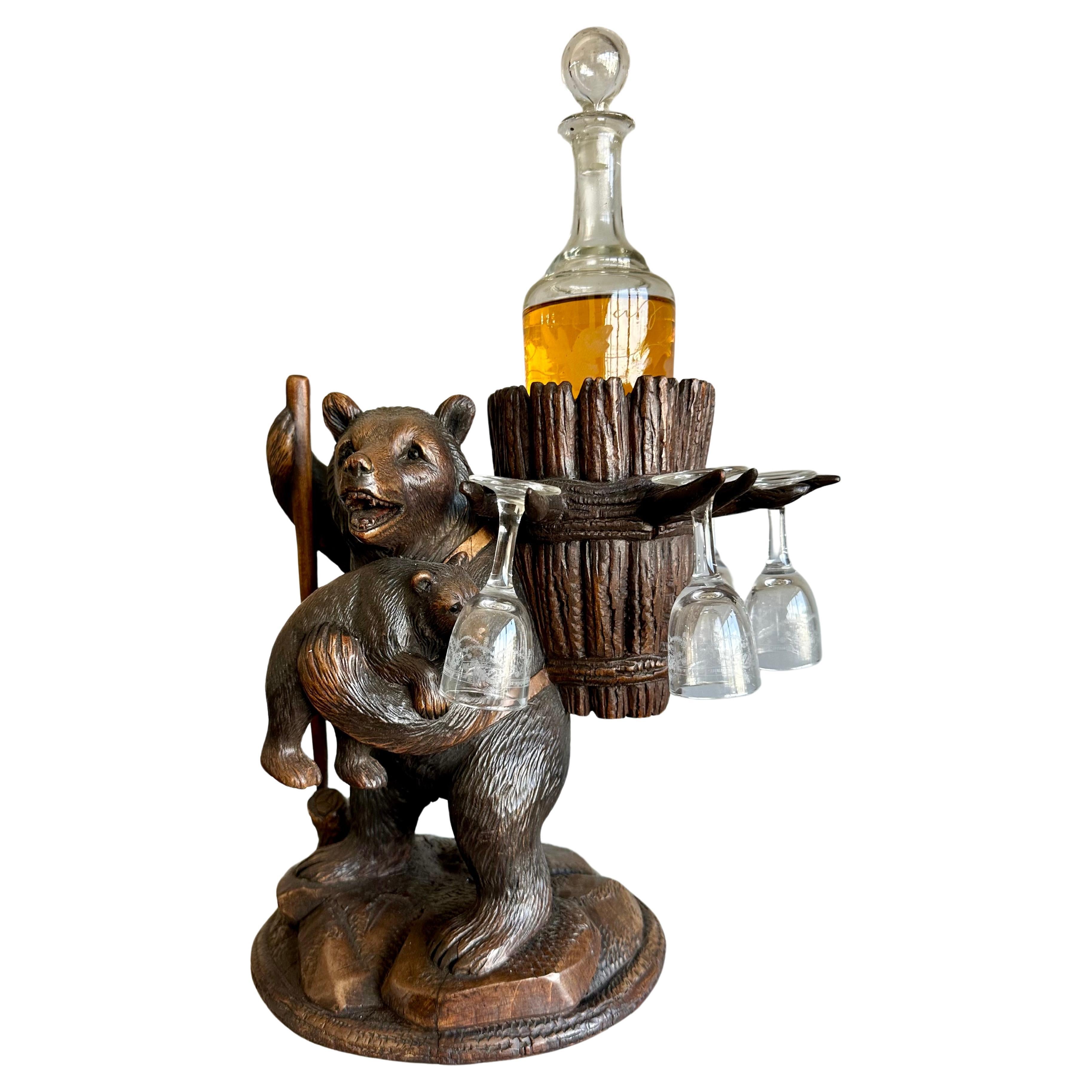 Juguetón Tántalo Antiguo de Licor de la Familia del Oso Black Forest con Copas y Decantador