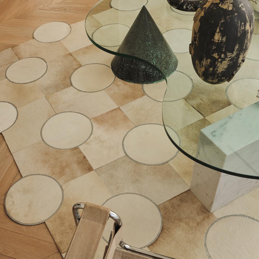 Machine-Made Polka Dot Cream and Silver Customizable Light Rug XLarge For Sale
