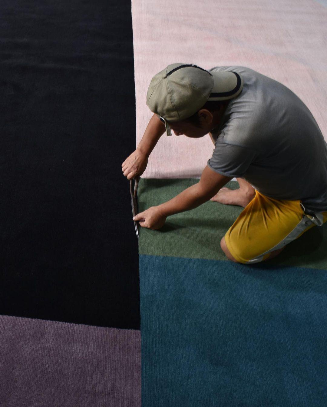 Postmoderne Grand tapis ludique d'Art & Loom en vente
