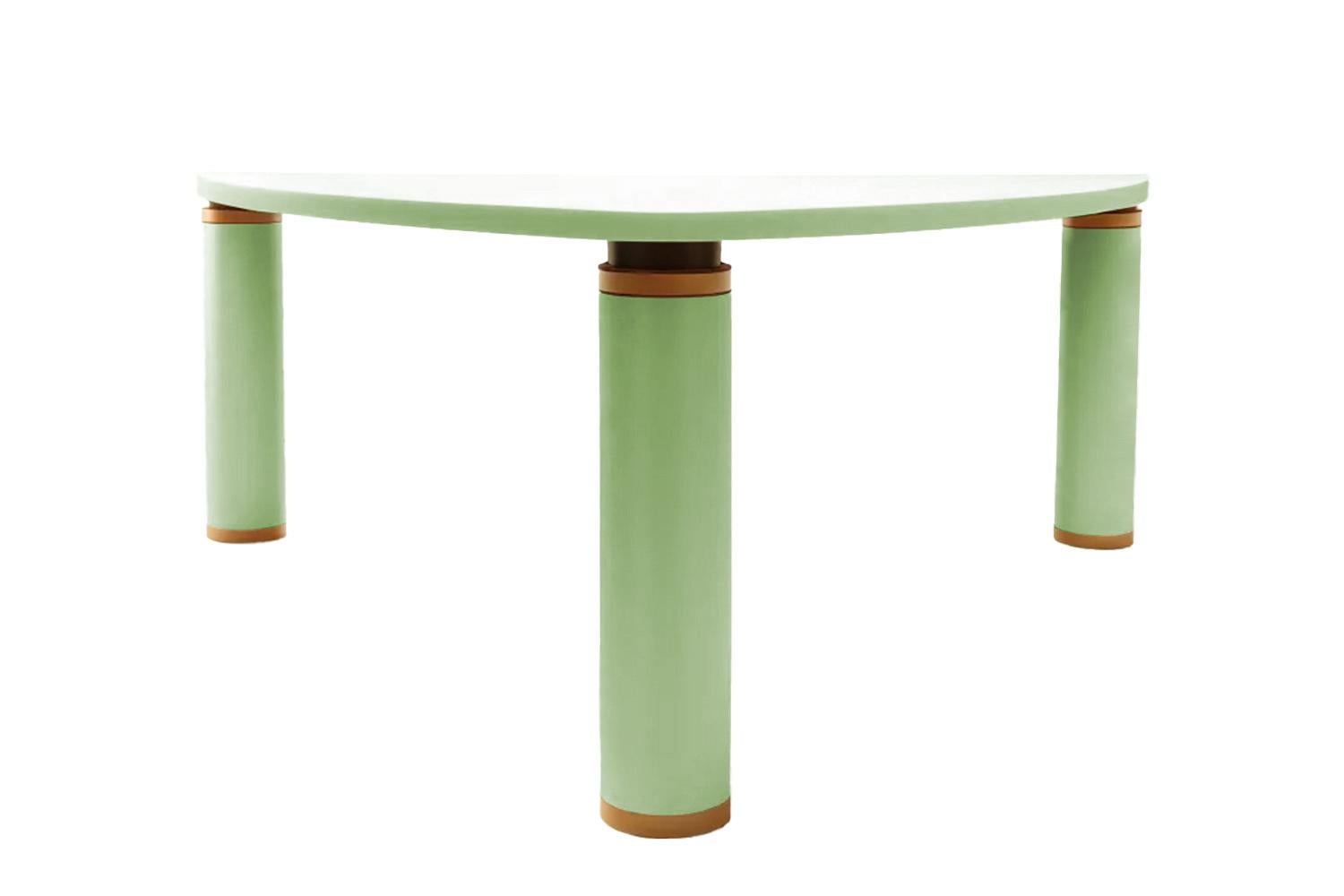 Moderne Table de salle à manger laquée aigue-marine de style Memphis Bizarra en vente