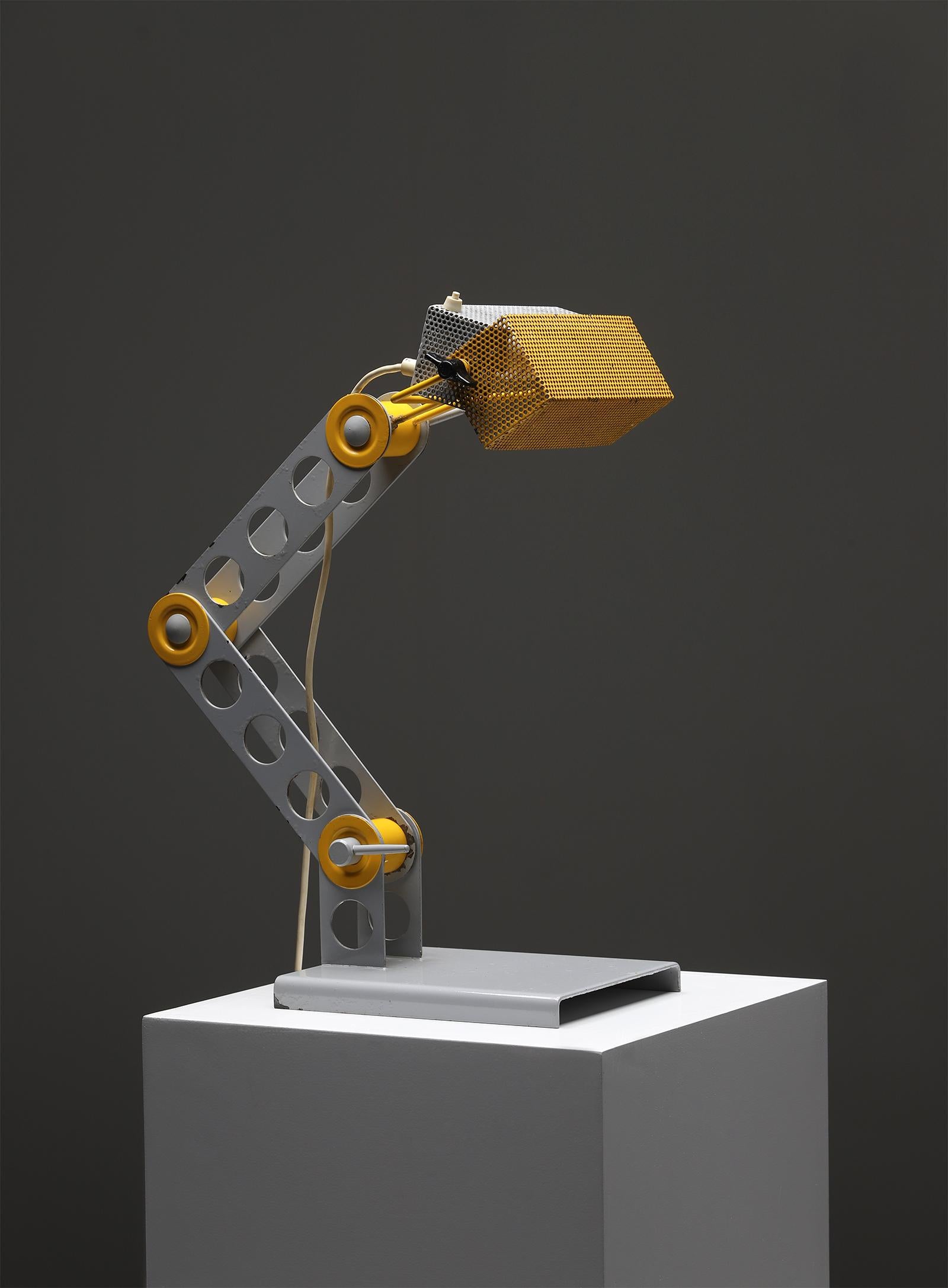 playful metal table lamp in Memphis Milano and meccano style made in Italy For Sale 8