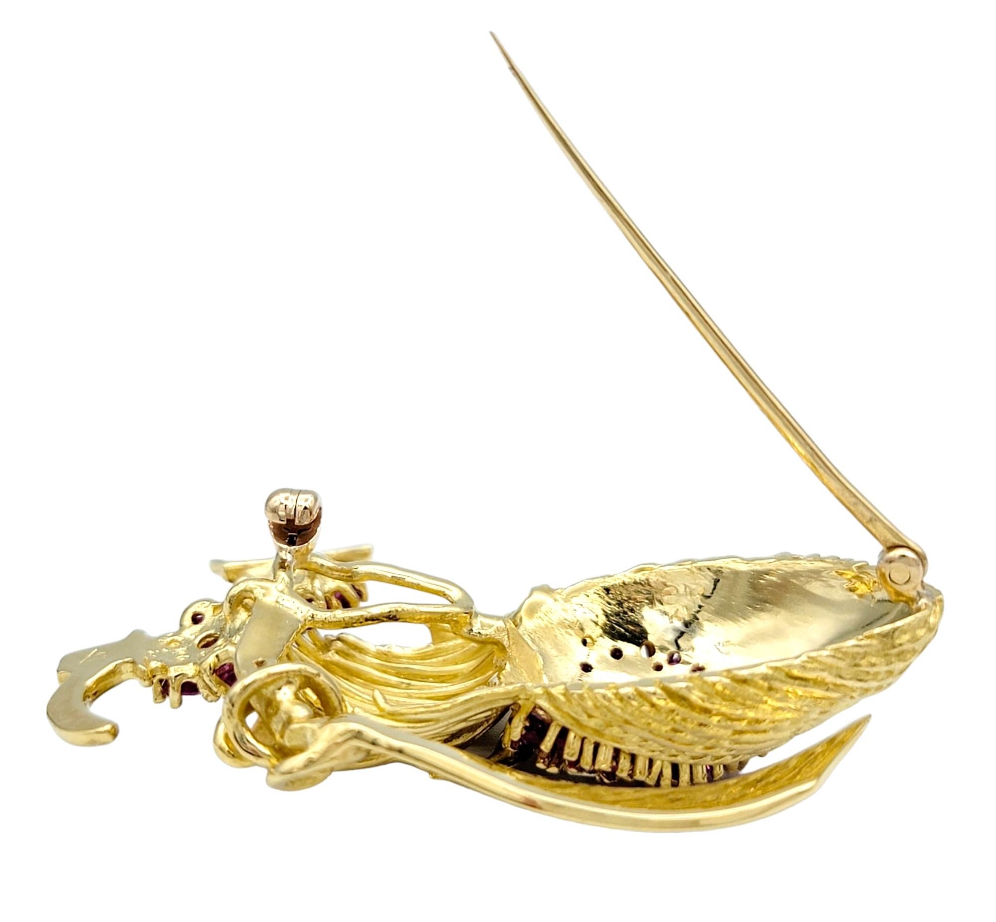 Taille ronde Broche pirate ludique en or jaune 18 carats avec rubis, saphirs et diamants en vente