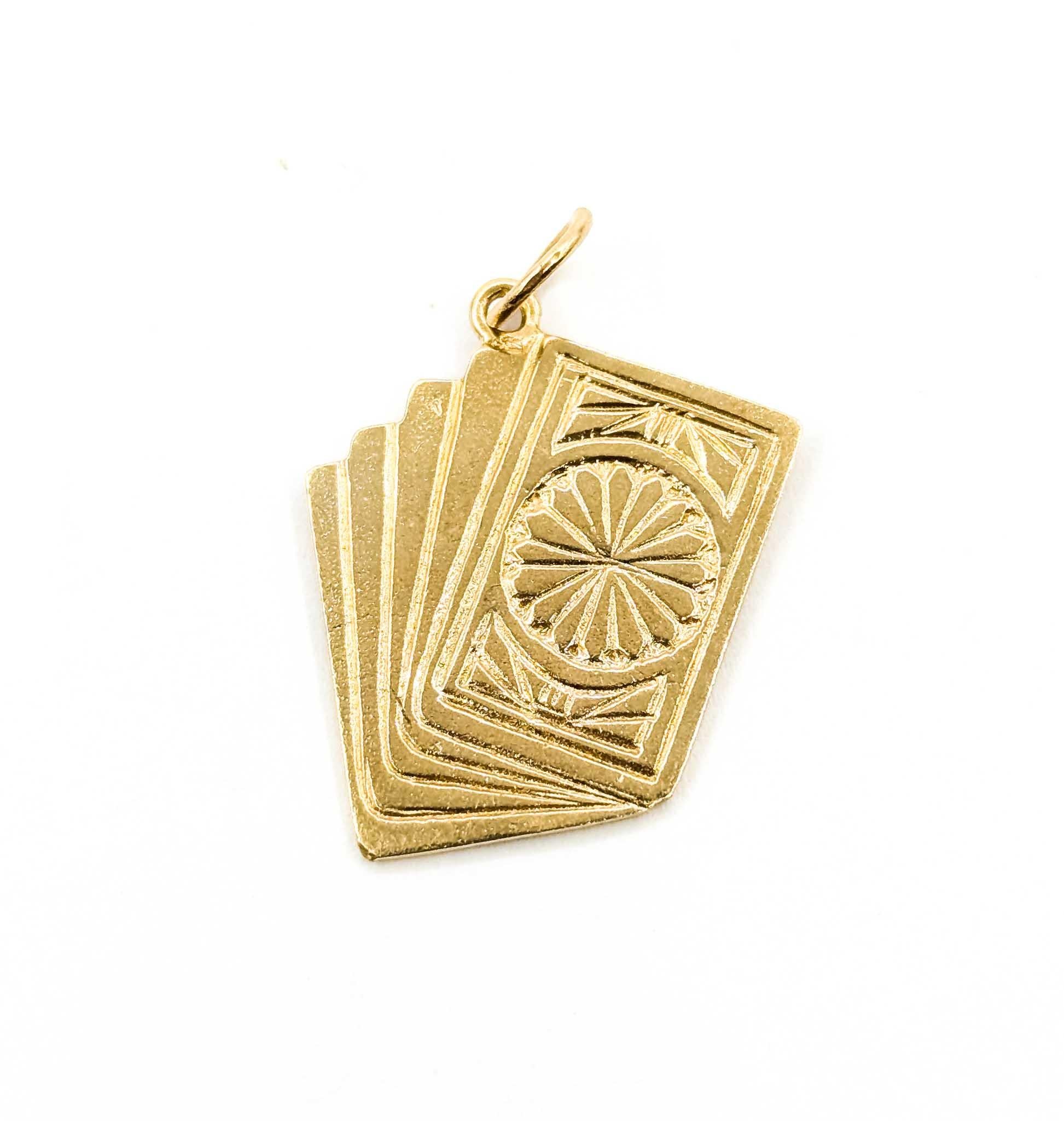 Pendentif en or jaune 14k pour cartes de poker Royal Flush en vente 1