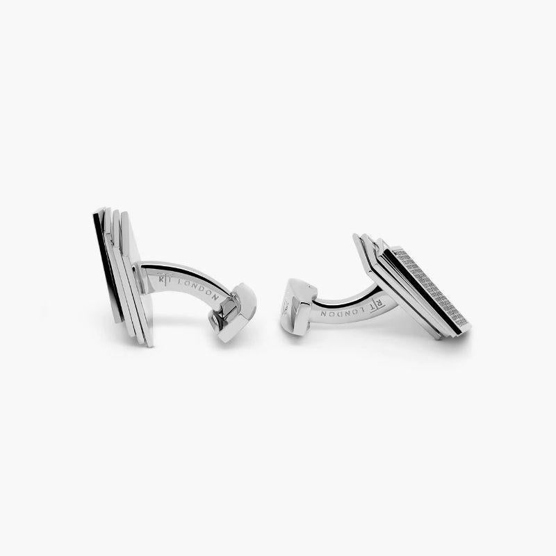 Playing Card Cufflinks in Stainless Steel

Moving playing cards create a fun and playful addition to your cufflinks collection. Made of rhodium plated base metal, each cufflink holds a different group of cards. Rotate each pack to find the King,