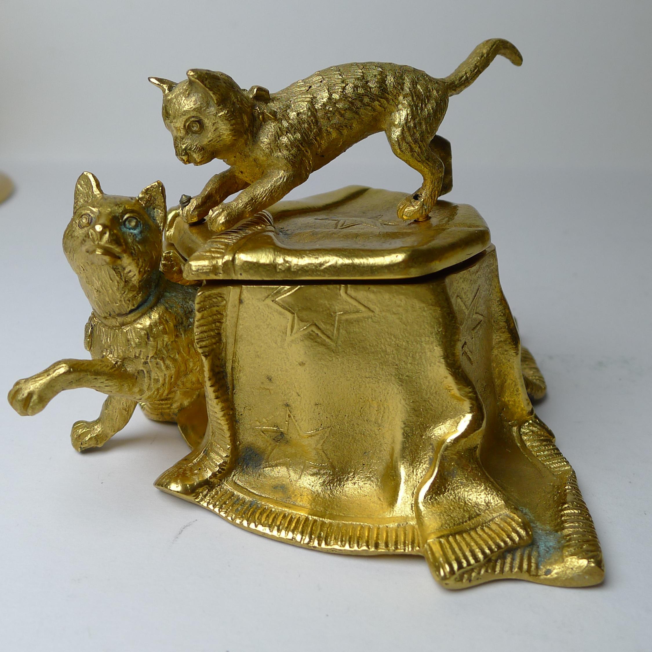 Vergoldetes Bronze-Schreibtisch-Set mit Katzen oder Kitten – um 1890 im Angebot 7