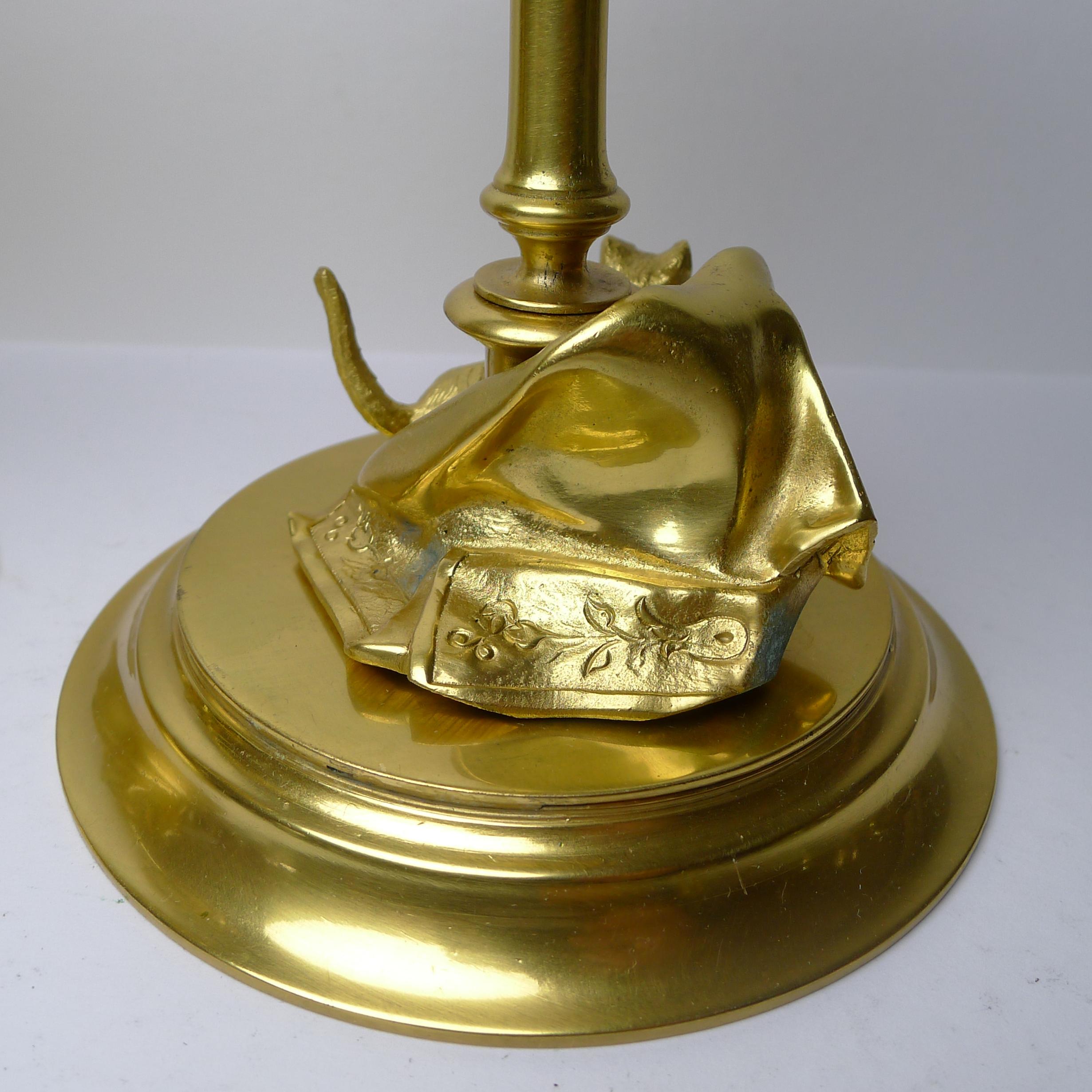 Vergoldetes Bronze-Schreibtisch-Set mit Katzen oder Kitten – um 1890 (Britisch) im Angebot