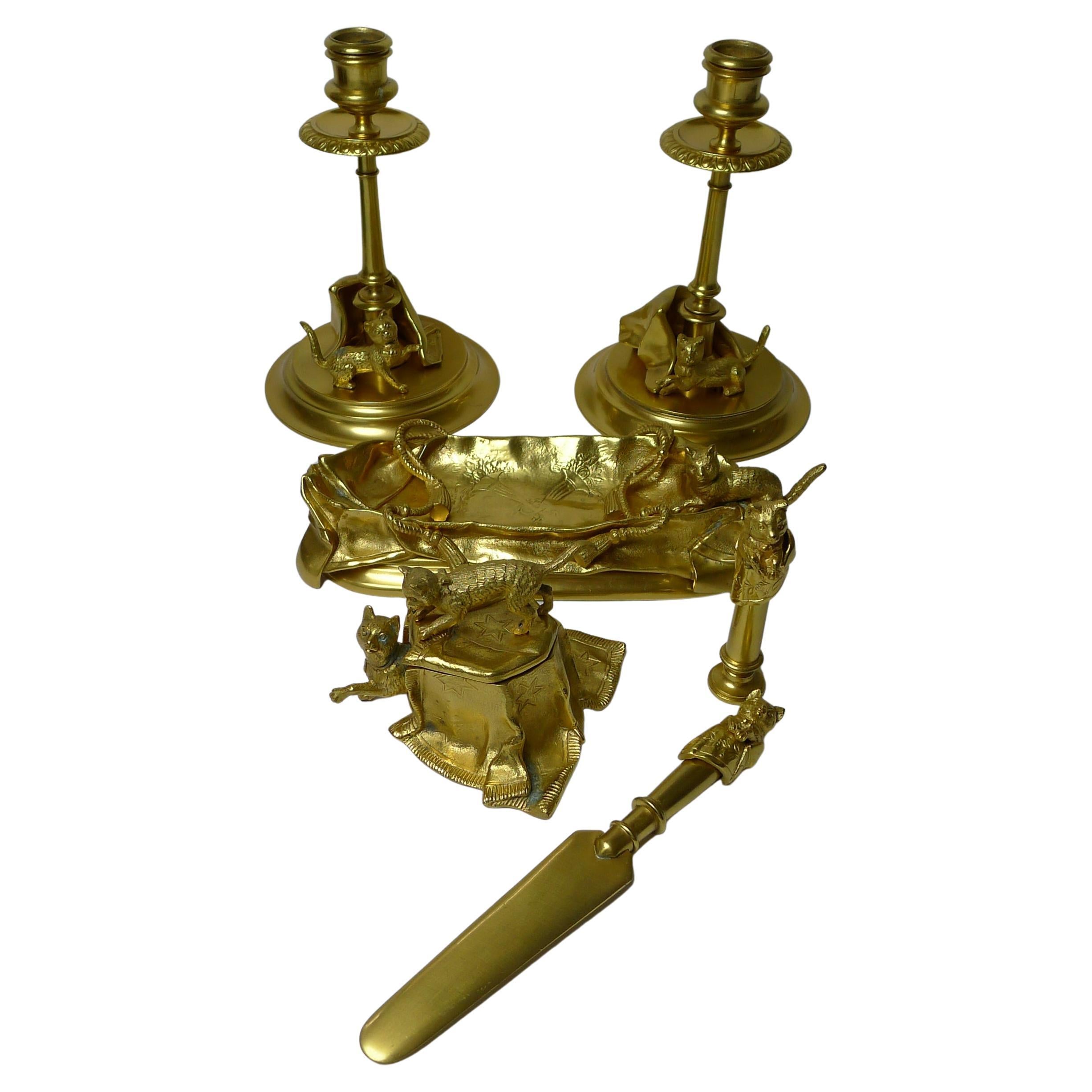 Spielende Katzen oder Kätzchen, Schreibtischset aus vergoldeter Bronze, um 1890