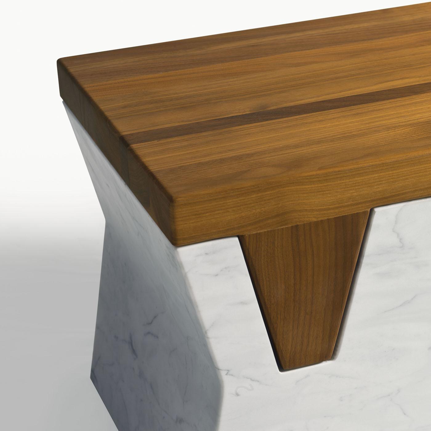 A versatile addition to a modern home, particularly ideal to be showcased in an entryway, where it will provide seating surface and storage space, this bench with shelf is part of the Plaza collection. Its structure features a durmast frame with a