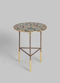 Table d'appoint Plaza en laiton et pierre semi-précieuse, Viya de Vikram Goyal