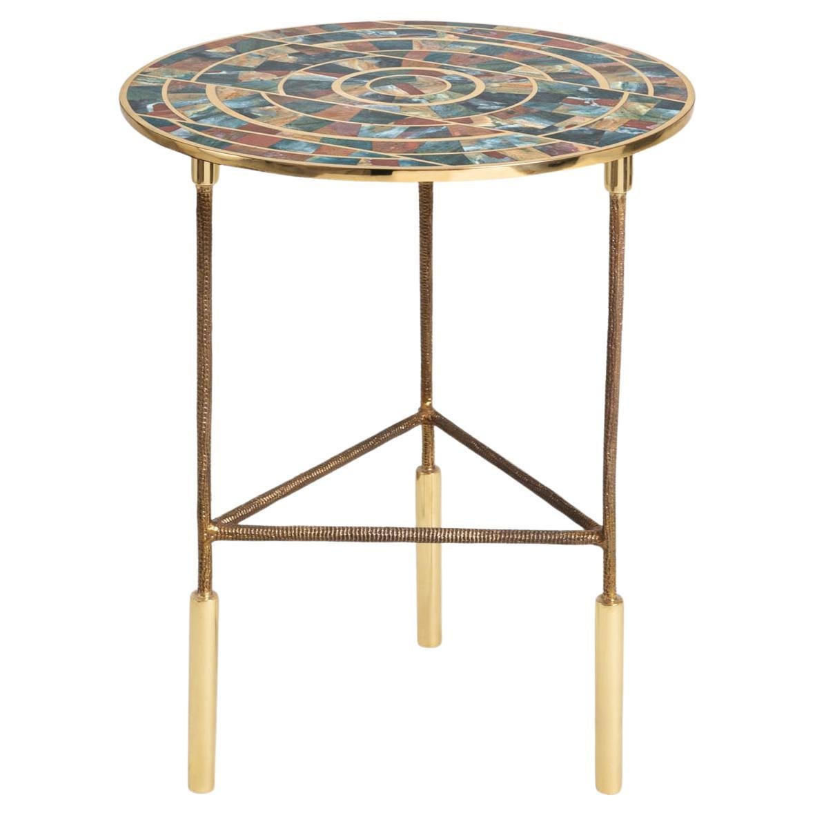 Table d'appoint Plaza en laiton et pierre semi-précieuse, Viya de Vikram Goyal