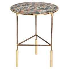 Table d'appoint Plaza en laiton et pierre semi-précieuse, Viya de Vikram Goyal
